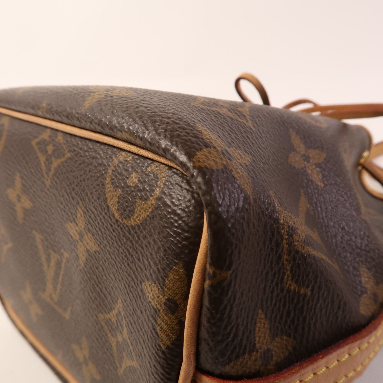 LOUIS VUITTON 【激減優惠】Monogram Nano Noe金扣肩背袋