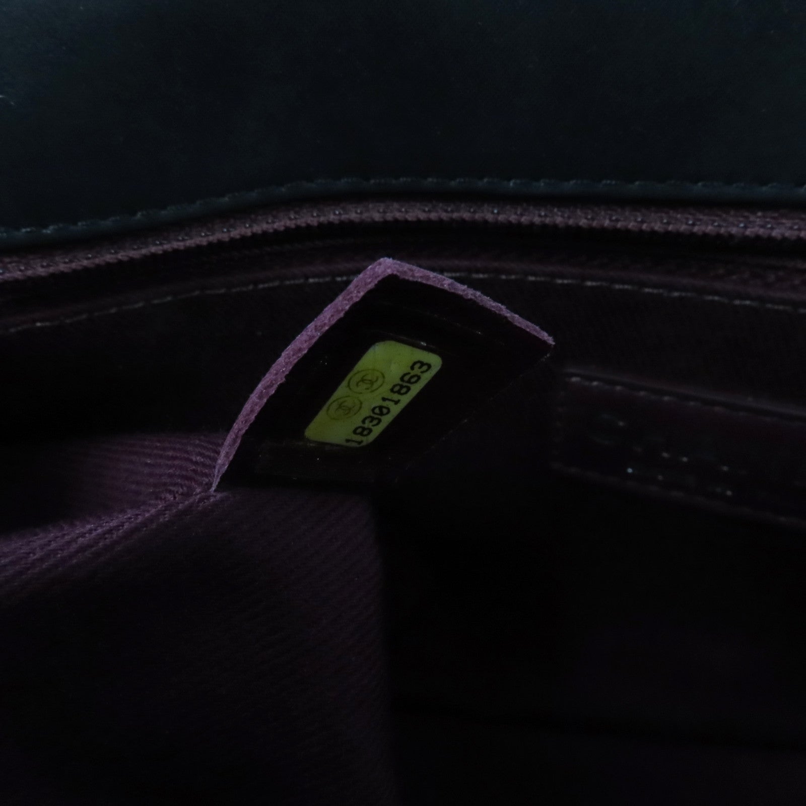 CHANEL 牛皮皮革Chain Shoulder銀扣鏈帶肩背袋黑色