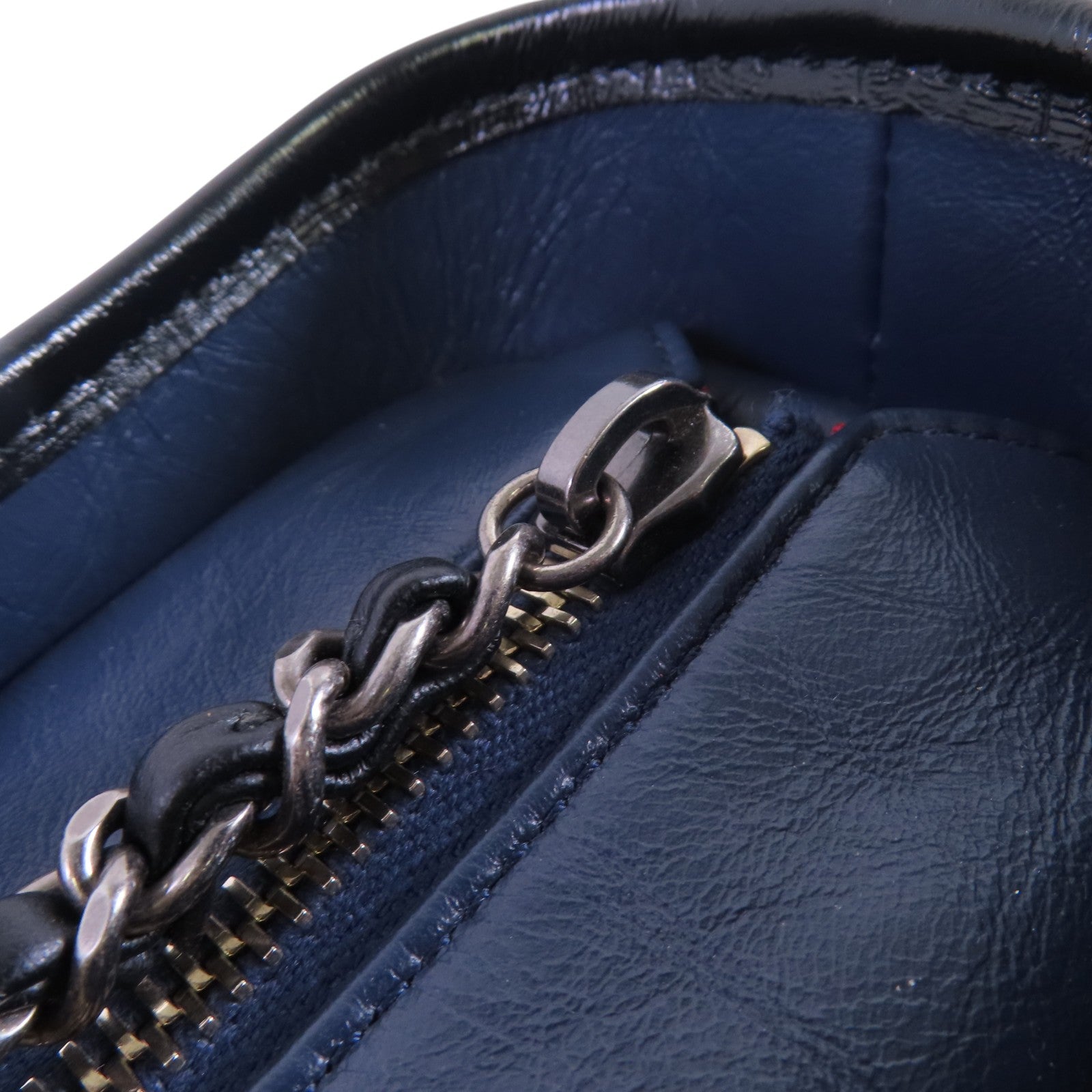 CHANEL 牛皮革Gabrielle Medium Chain Shoulder Bag銀扣鏈帶肩背袋