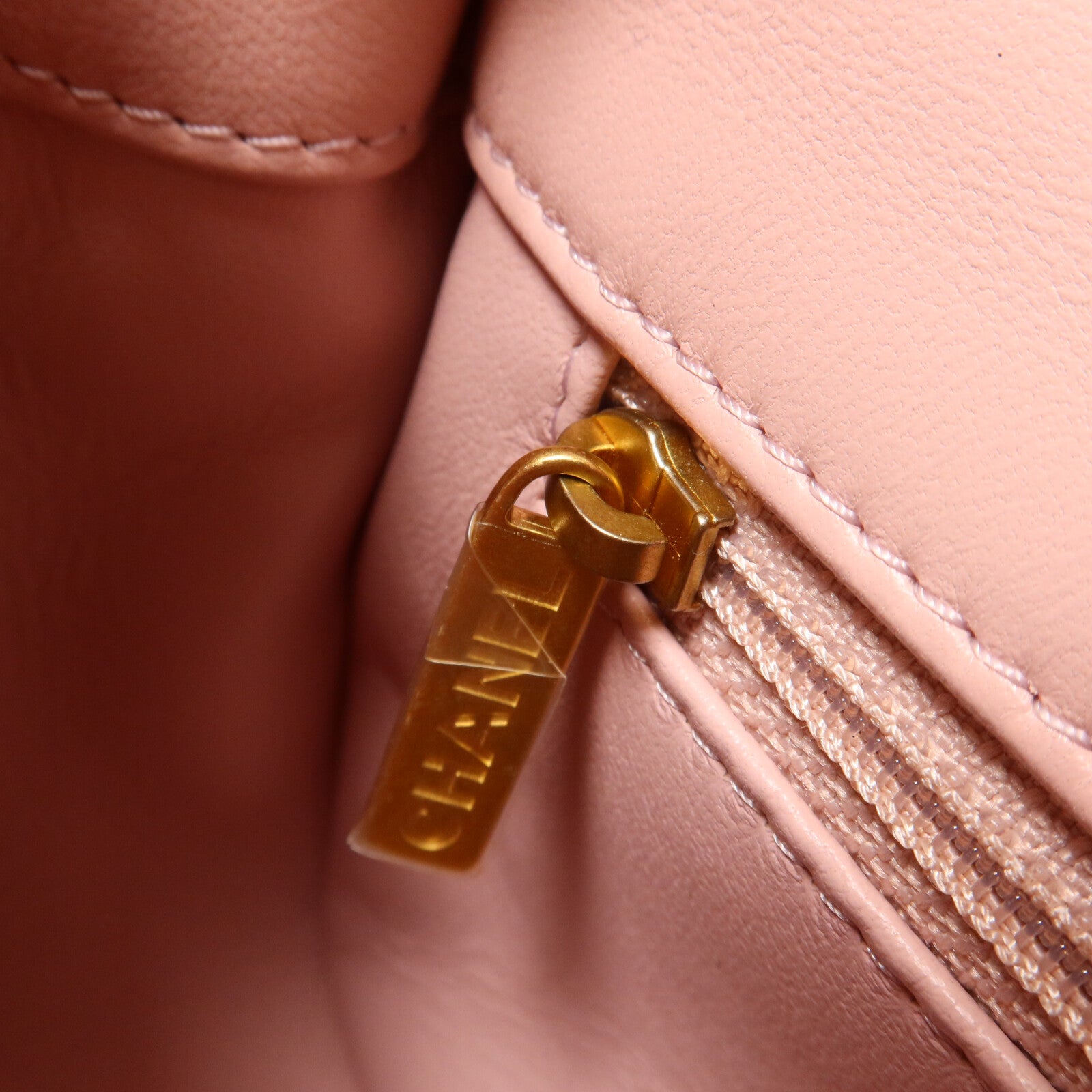 CHANEL 羊皮皮革Mini Rectangular Flap Bag With Heart鏈帶肩背袋