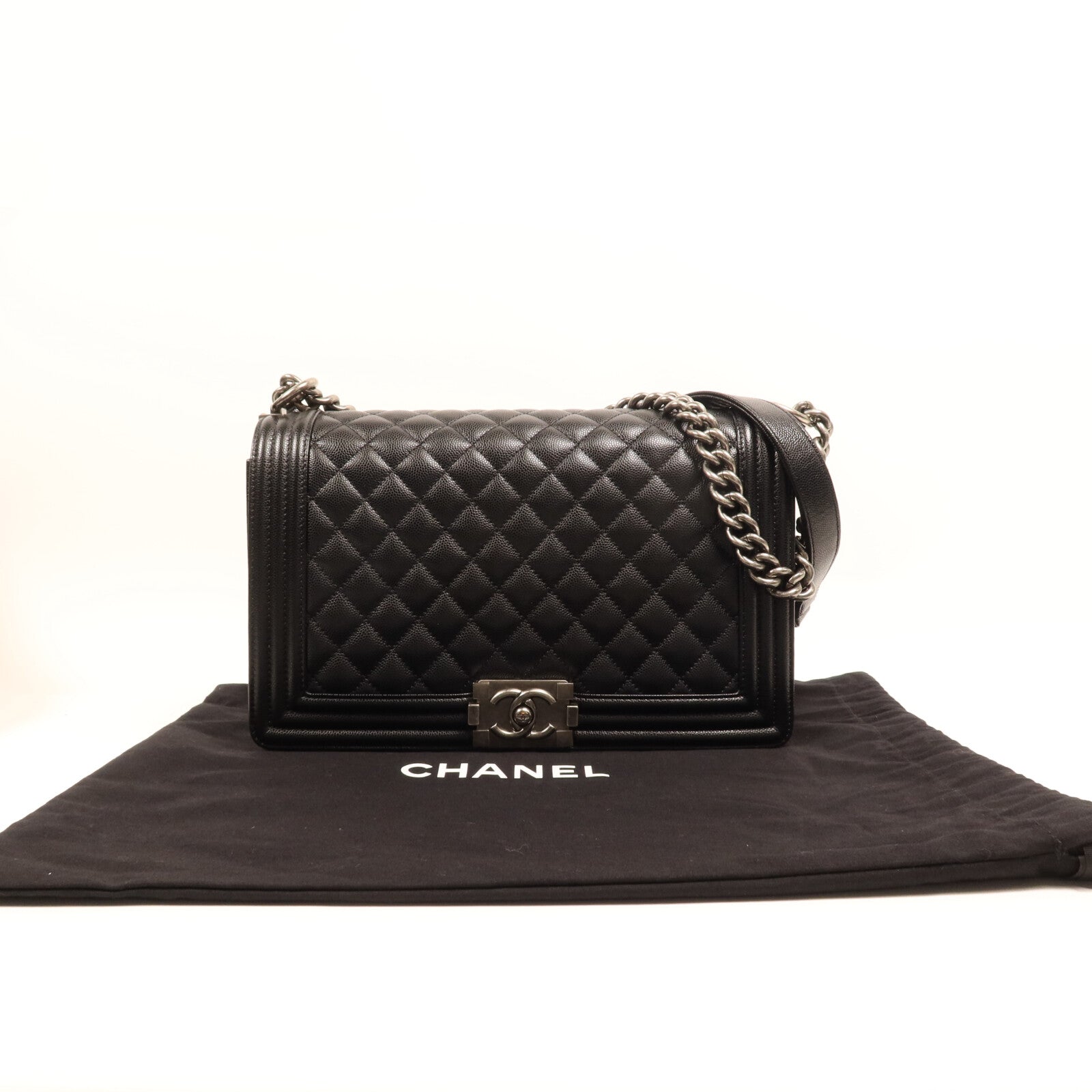 CHANEL 牛皮皮革Boy 28銀扣鏈帶肩背袋
