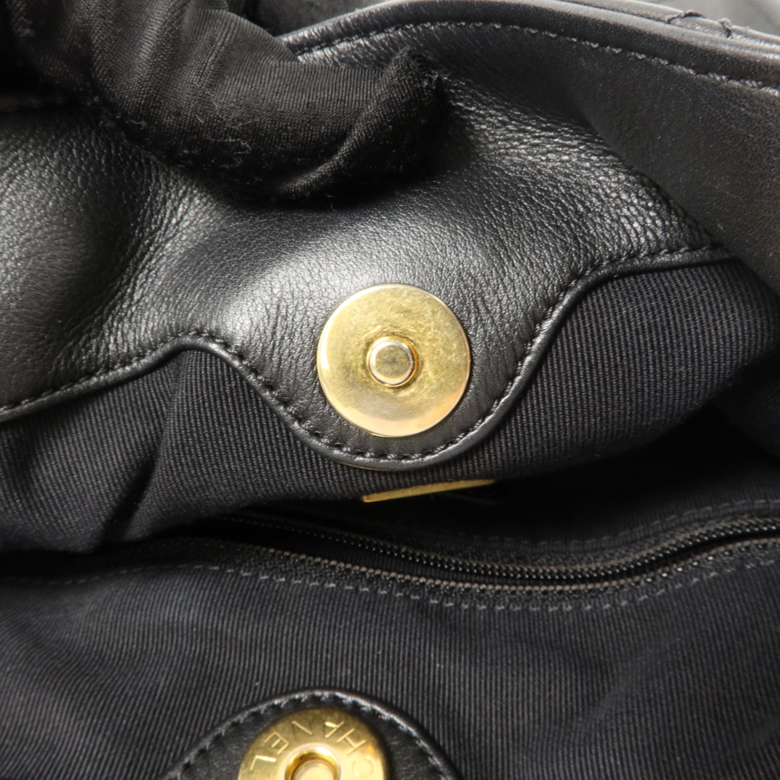 CHANEL 牛皮皮革Drawstring Bag鏈帶肩背袋