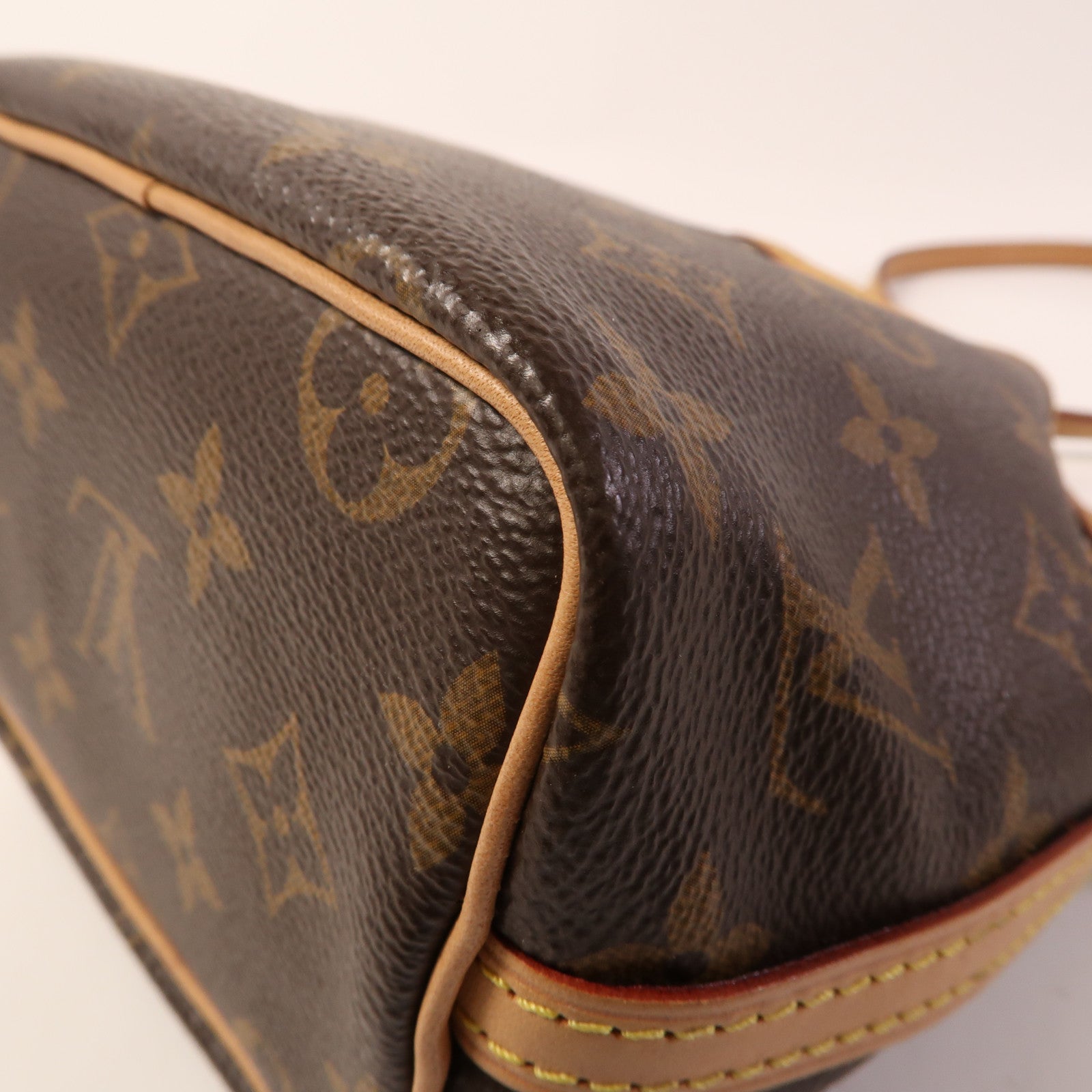LOUIS VUITTON Monogram Nano Noe金扣肩背袋