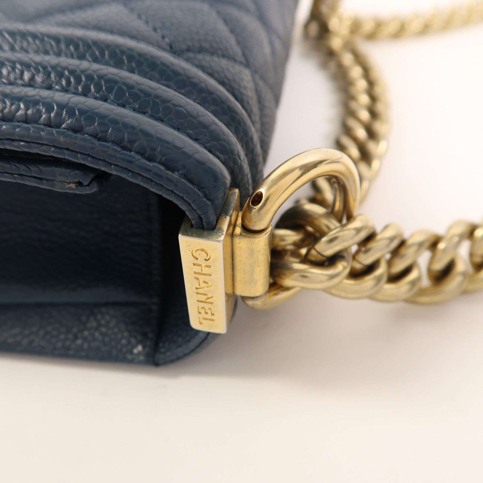 CHANEL 牛皮皮革Boy 20金扣鏈帶肩背袋