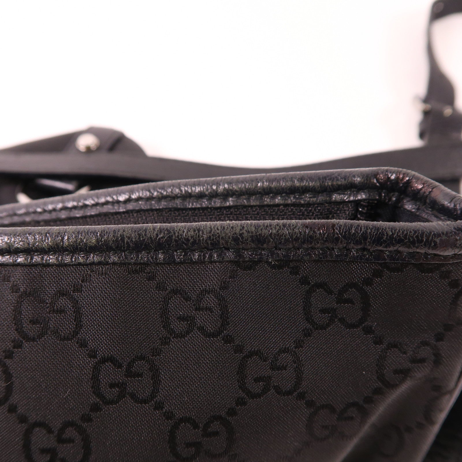 GUCCI 帆布Shoulder Bag銀扣肩背袋