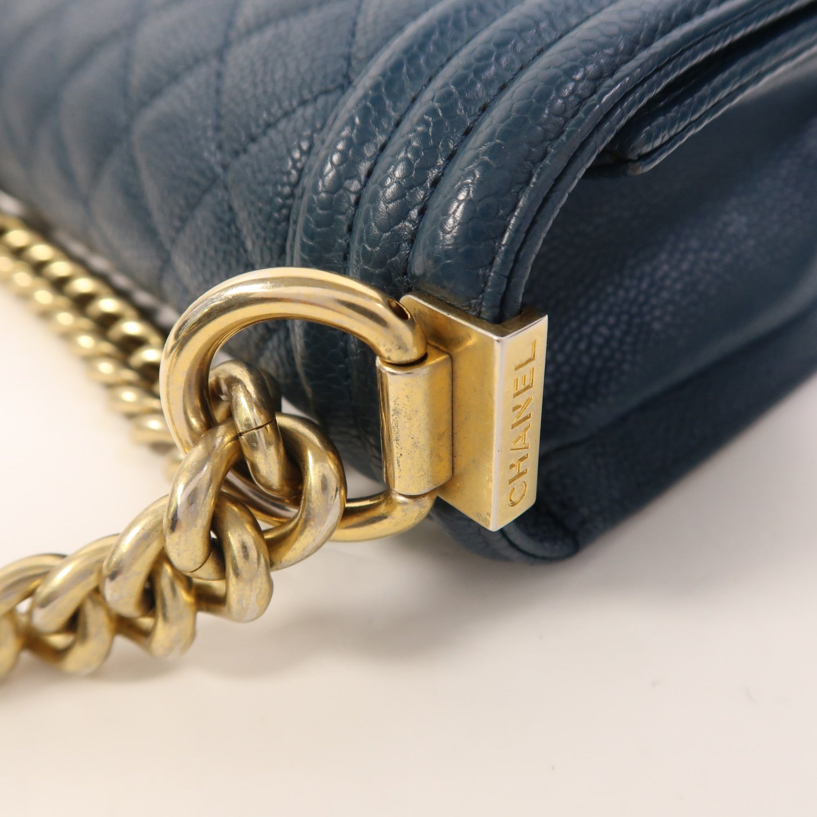 CHANEL 牛皮皮革Boy 20金扣鏈帶肩背袋