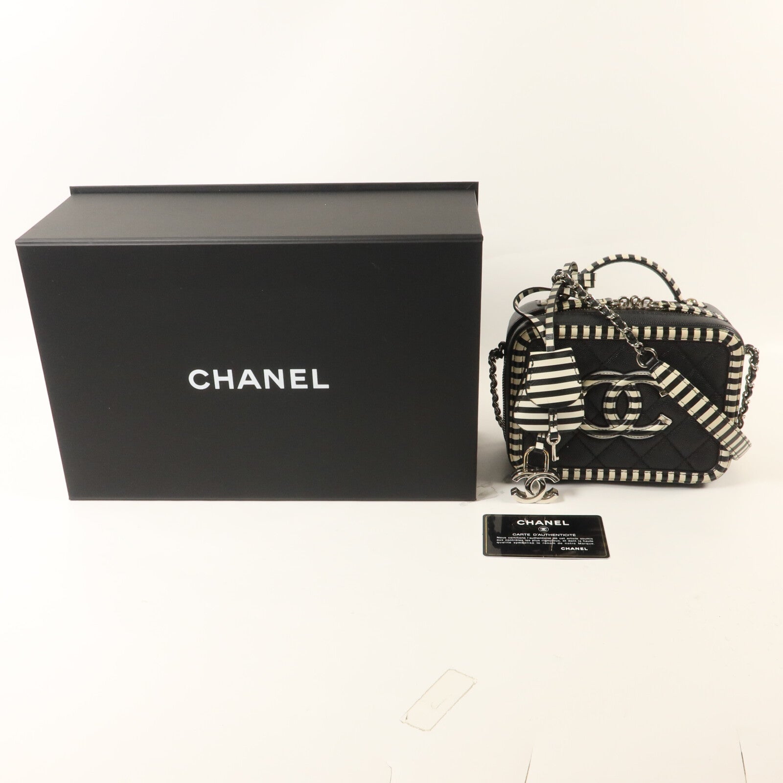 CHANEL 牛皮皮革Vanity Case鏈帶手挽肩背兩用袋