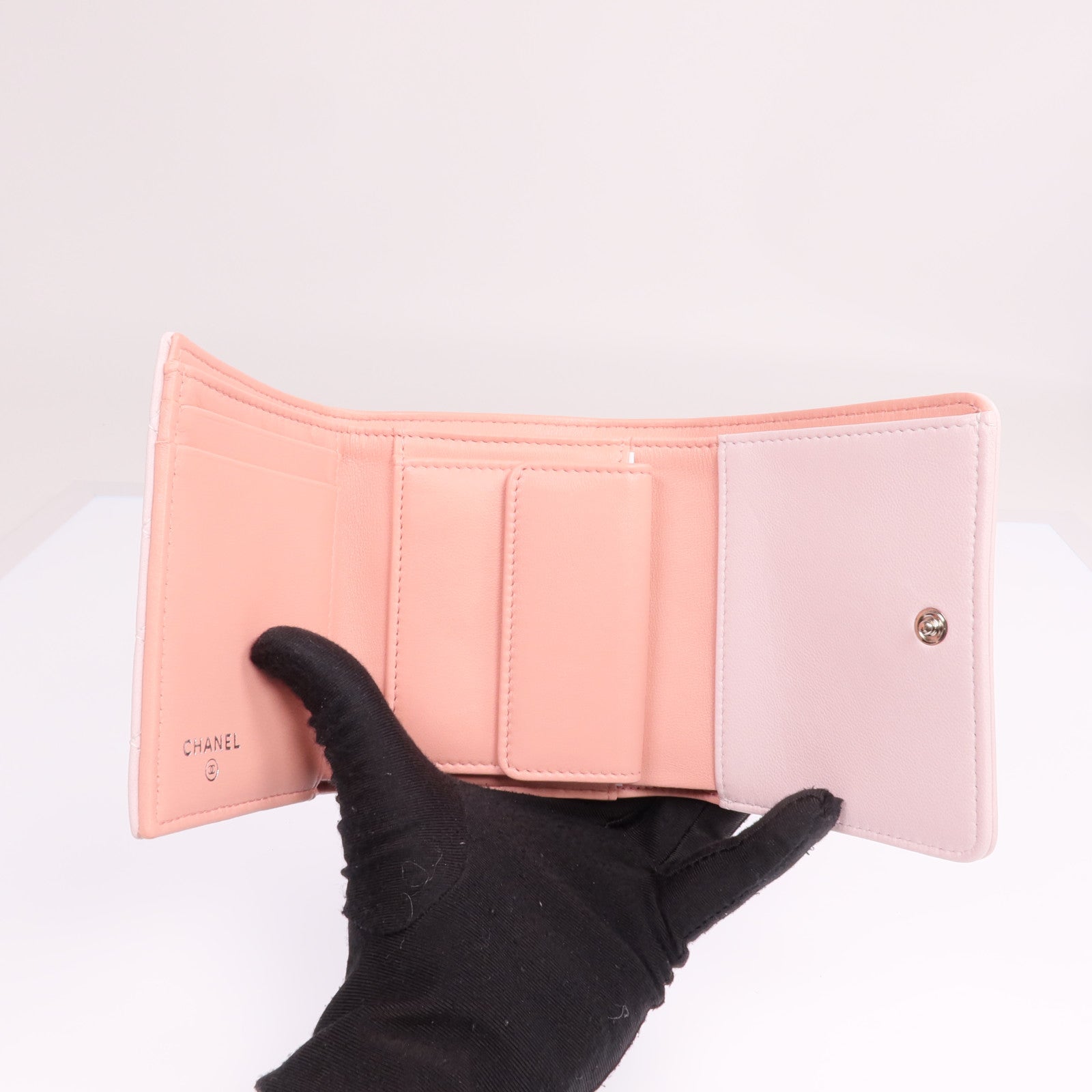 CHANEL 羊皮皮革Wallet銀扣錢包