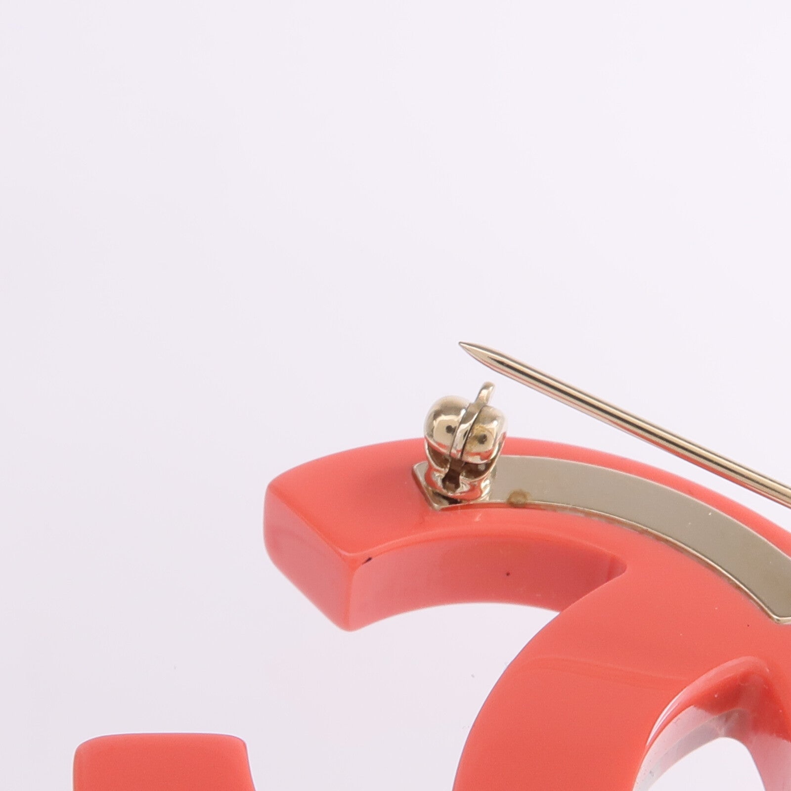 CHANEL PVC Brooch金扣胸針