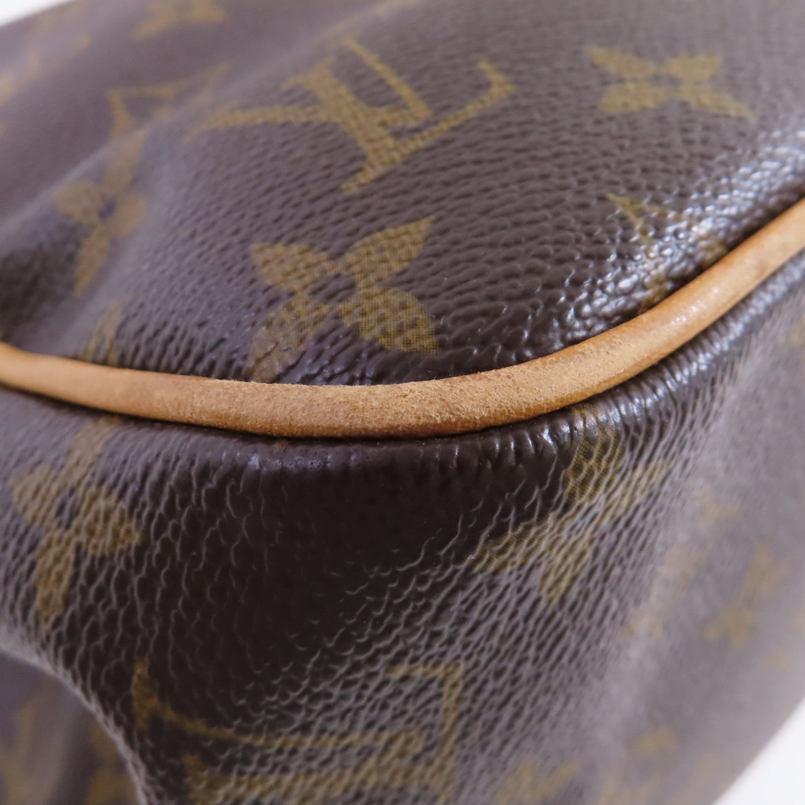 LOUIS VUITTON Monogram Batignolles Shoulder Bag金扣肩背袋