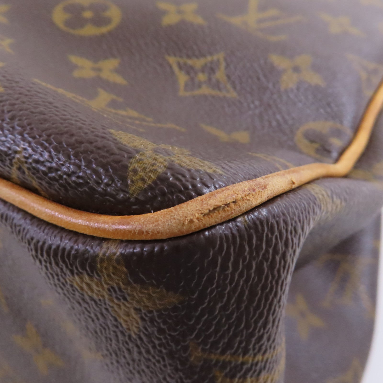LOUIS VUITTON Monogram Batignolles Shoulder Bag金扣肩背袋