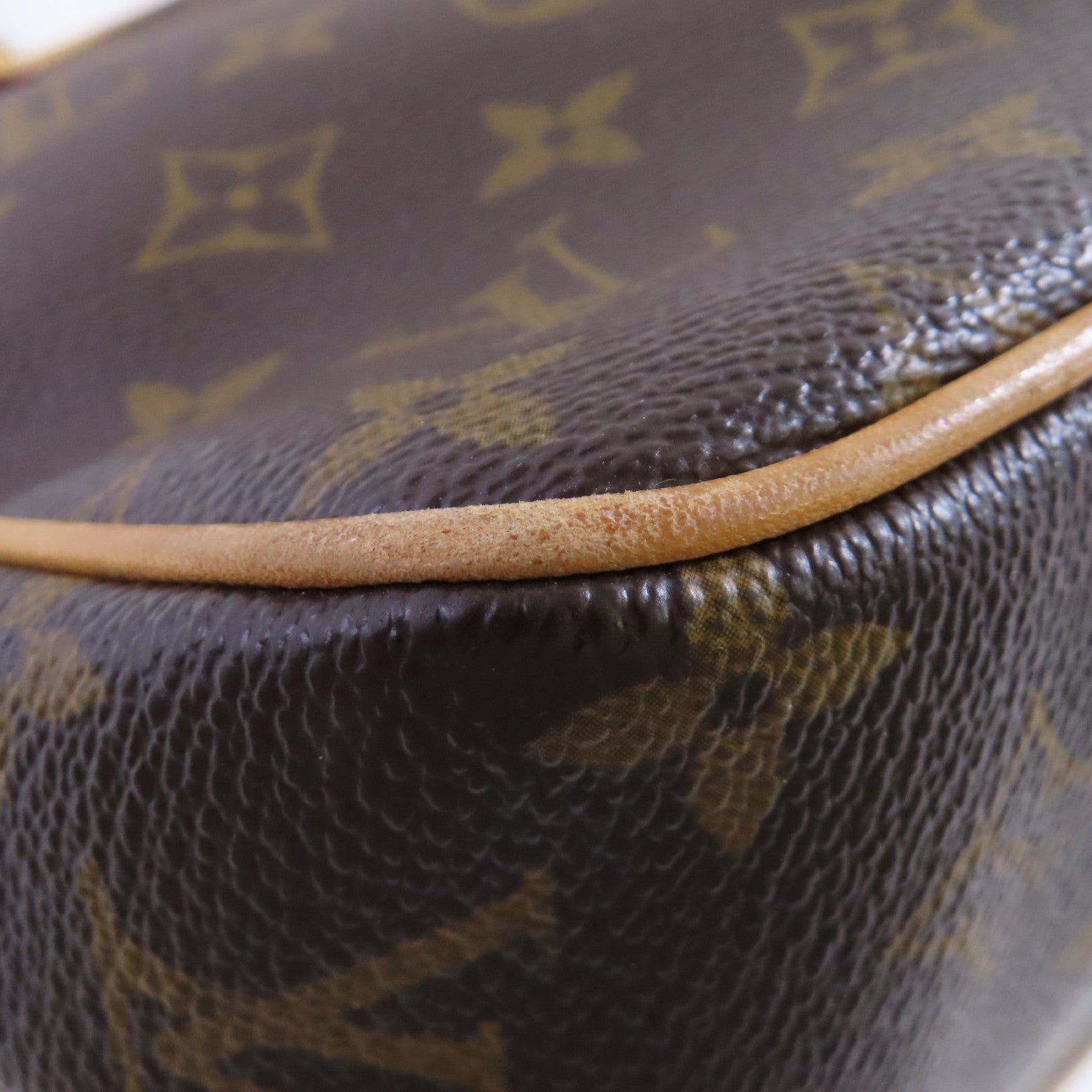 LOUIS VUITTON 【激減優惠】Monogram Batignolles Shoulder Bag金扣肩背袋