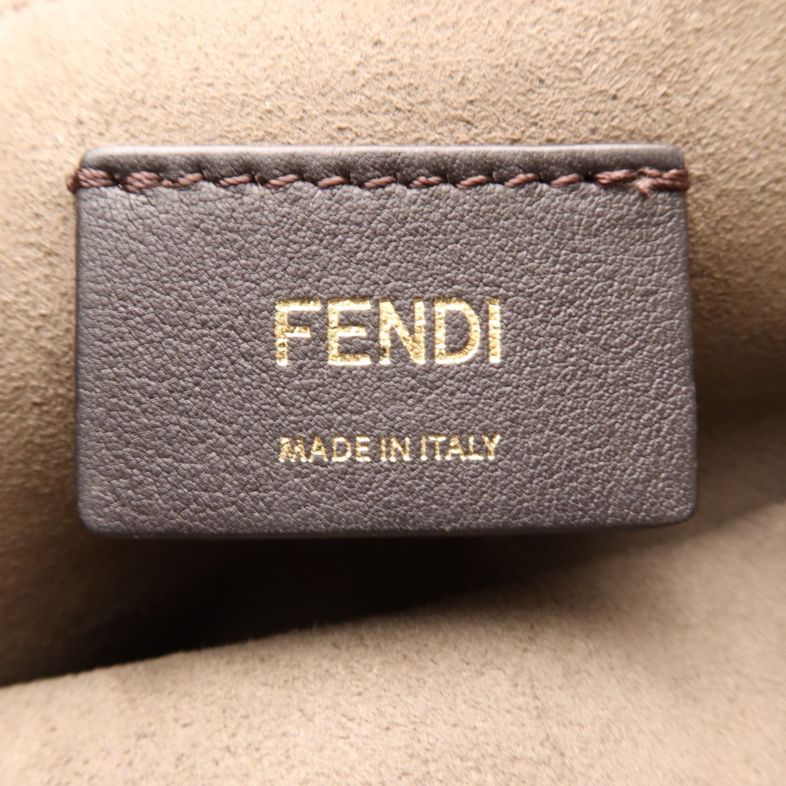 FENDI 牛皮皮革Shoulder Bag金扣肩背袋