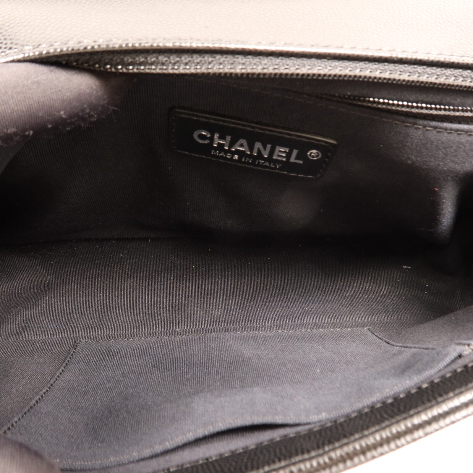 CHANEL 牛皮皮革Boy 28銀扣鏈帶肩背袋