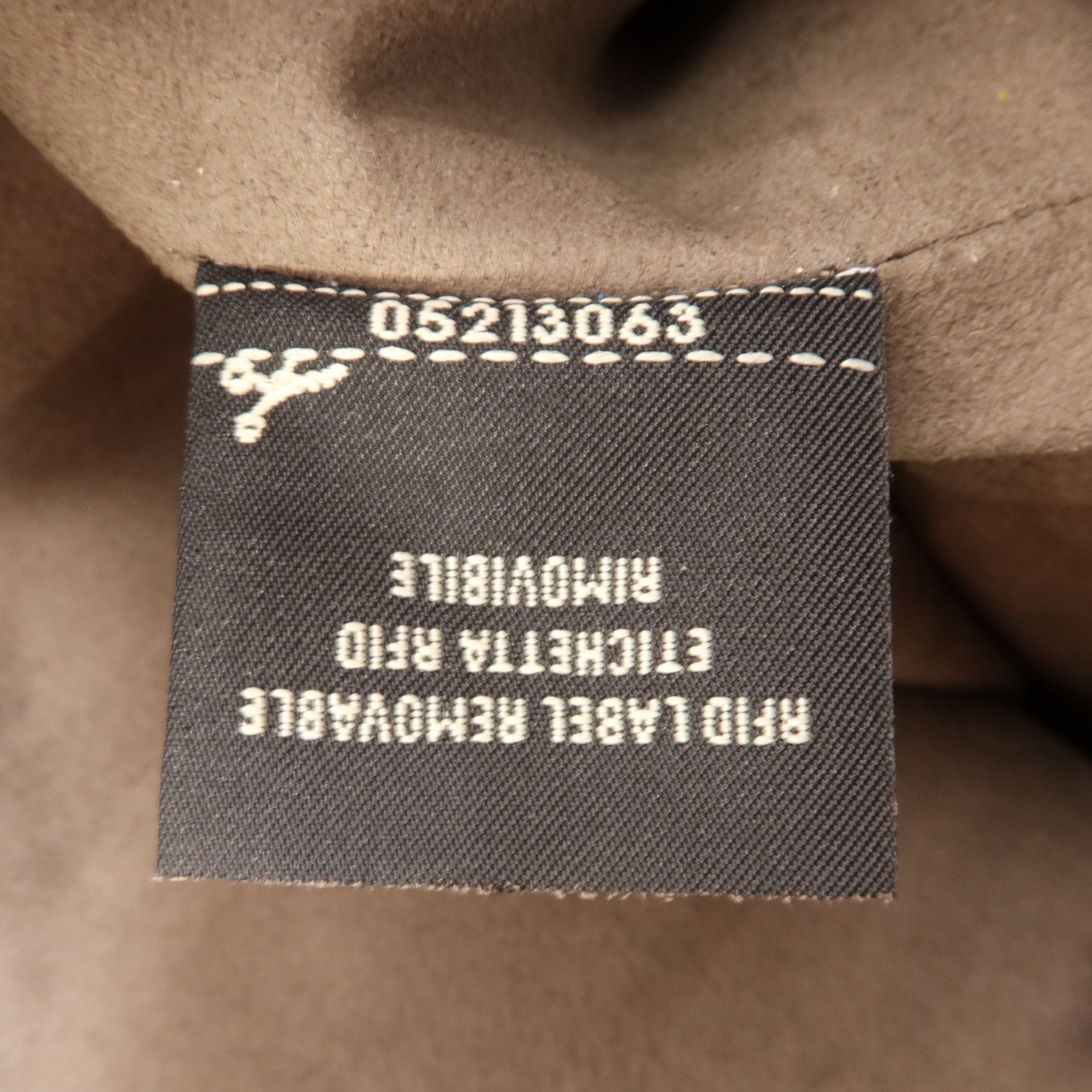 FENDI 【激減優惠】牛皮皮革Shoulder Bag金扣肩背袋