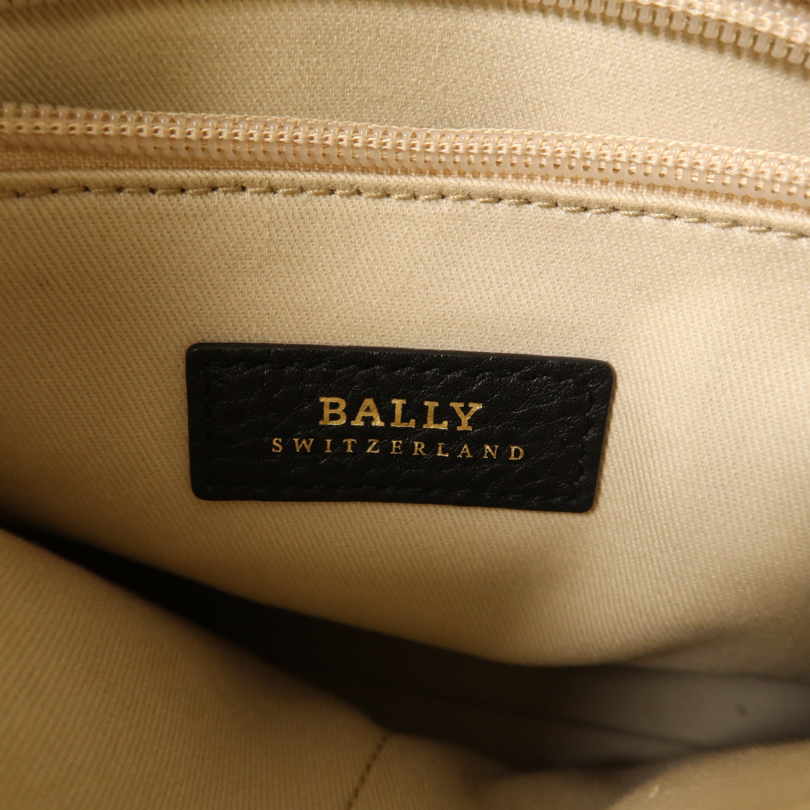 BALLY 牛皮皮革Hand Bag金扣手挽袋