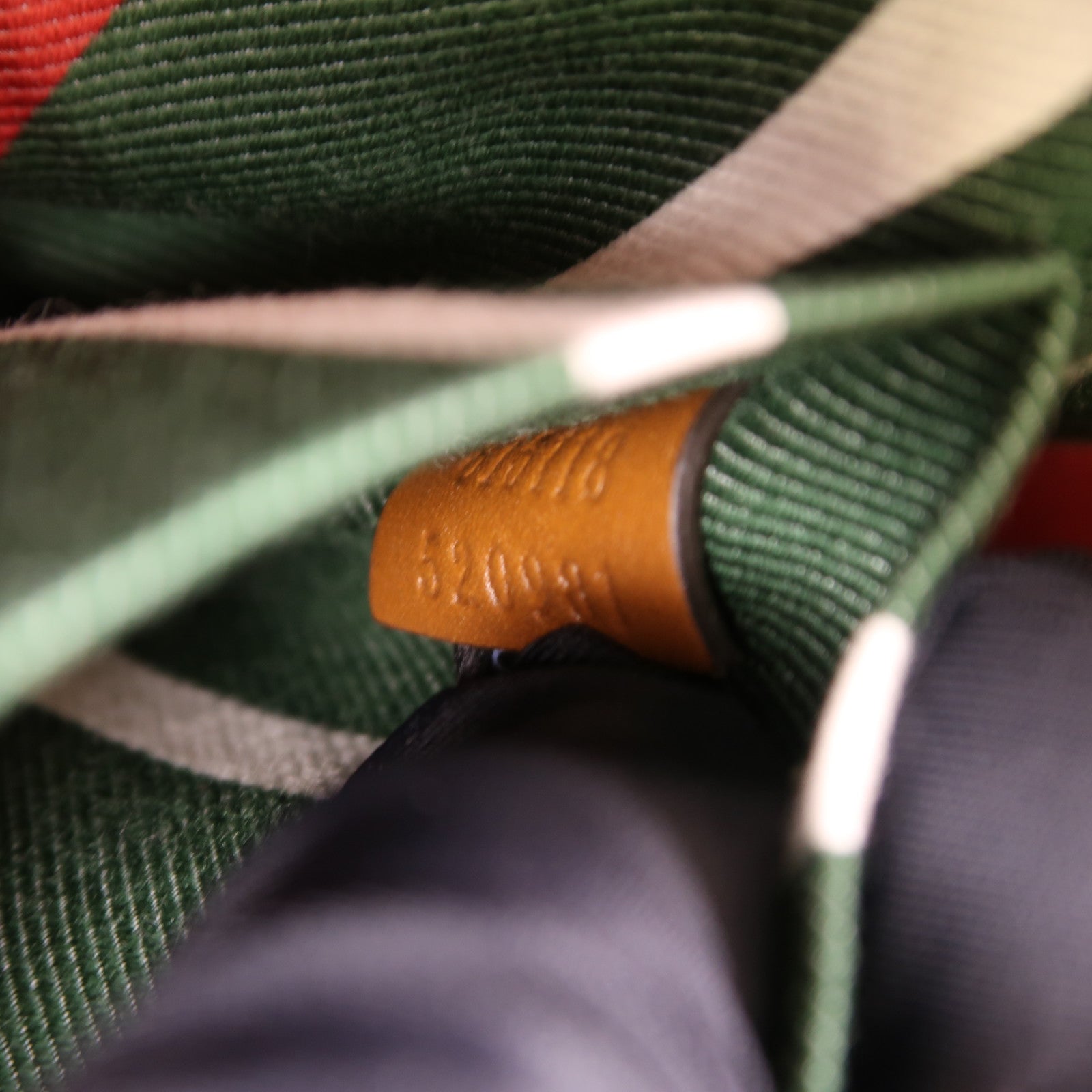 GUCCI 塗層帆布GG Emblem Small Bucket金扣手挽肩背兩用袋