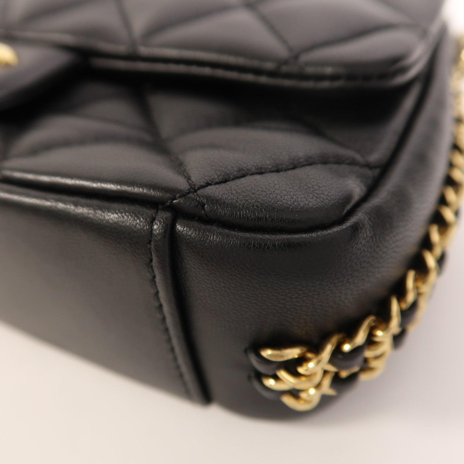 CHANEL 羊皮皮革Shoulder Bag金扣鏈帶肩背袋