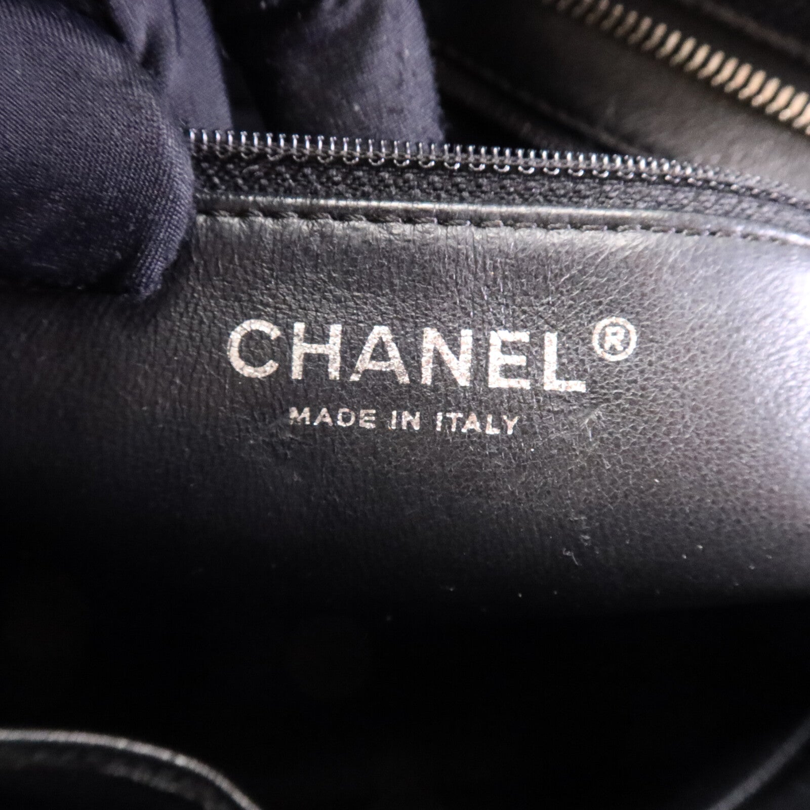 CHANEL 牛皮皮革Shoulder Bag銀扣肩背袋