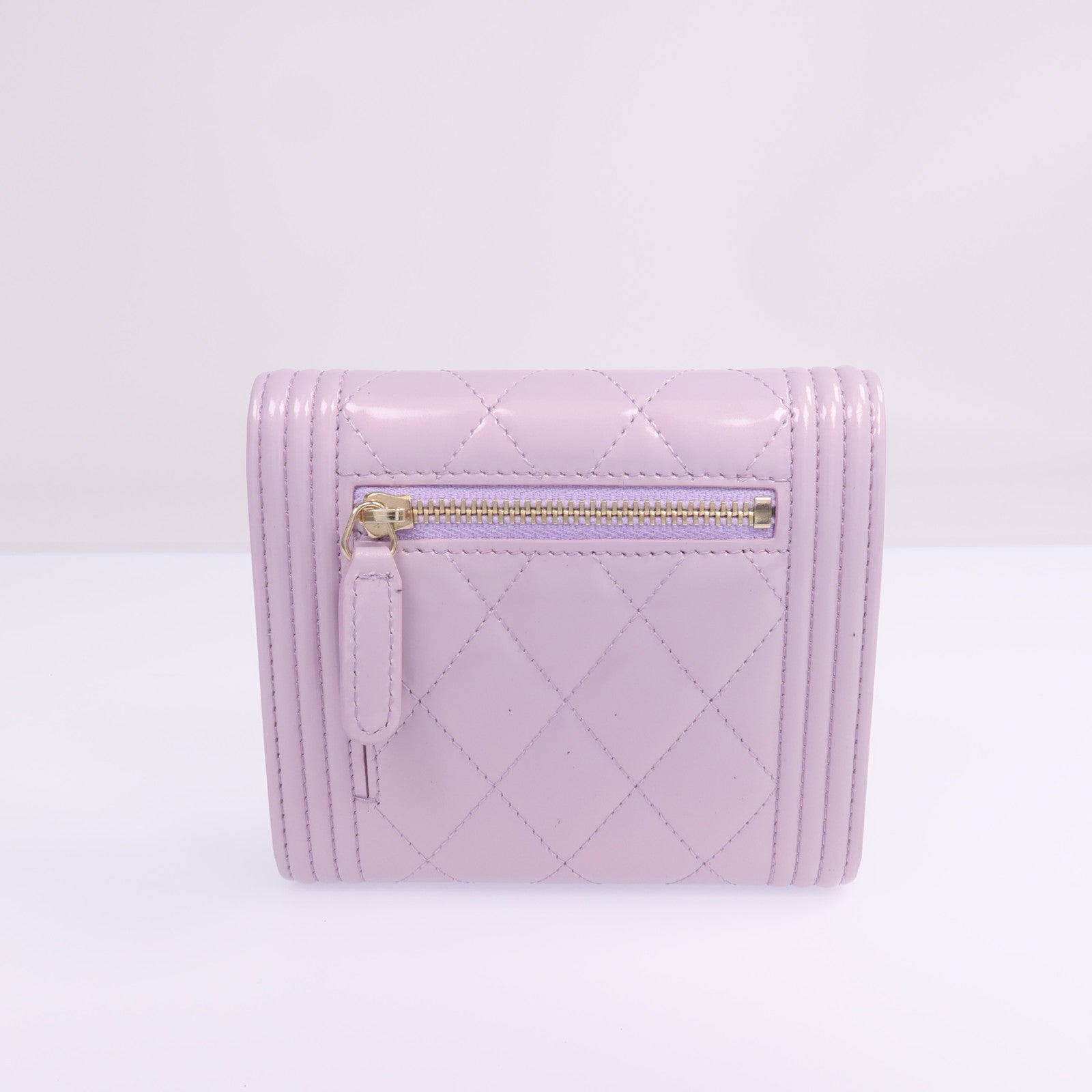 CHANEL 漆皮皮革Boy Wallet金扣錢包