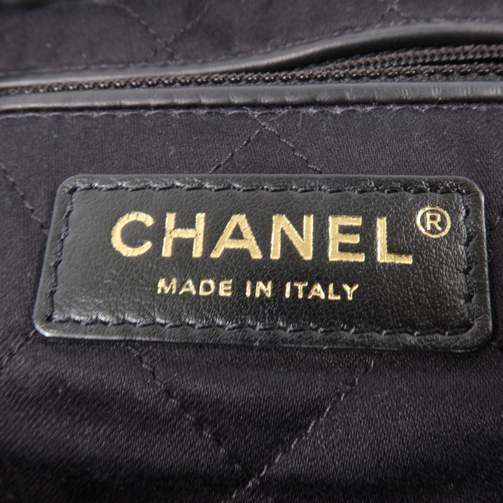 CHANEL 牛皮皮革Chanel 22 Medium鏈帶肩背袋