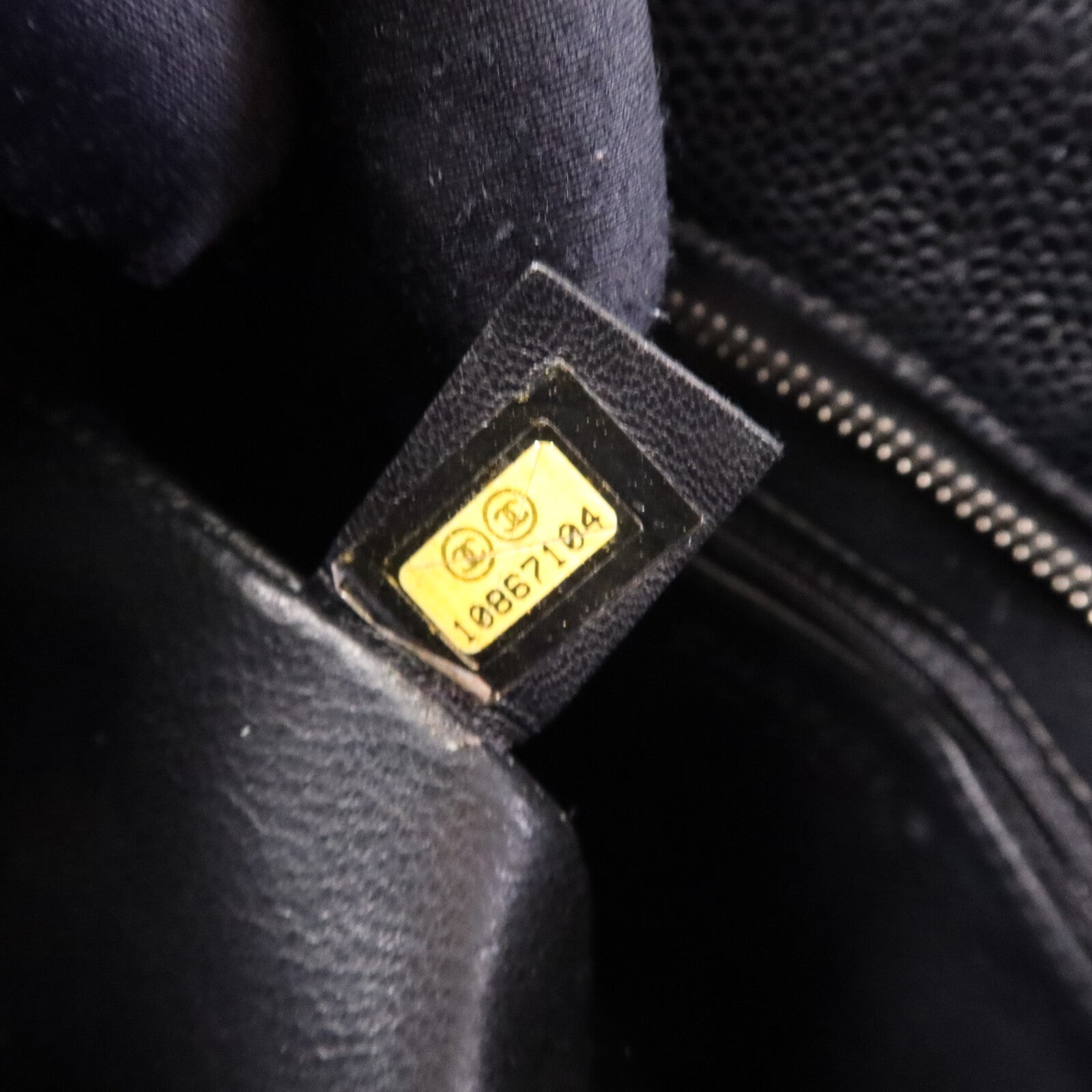 CHANEL 牛皮皮革Shoulder Bag銀扣肩背袋