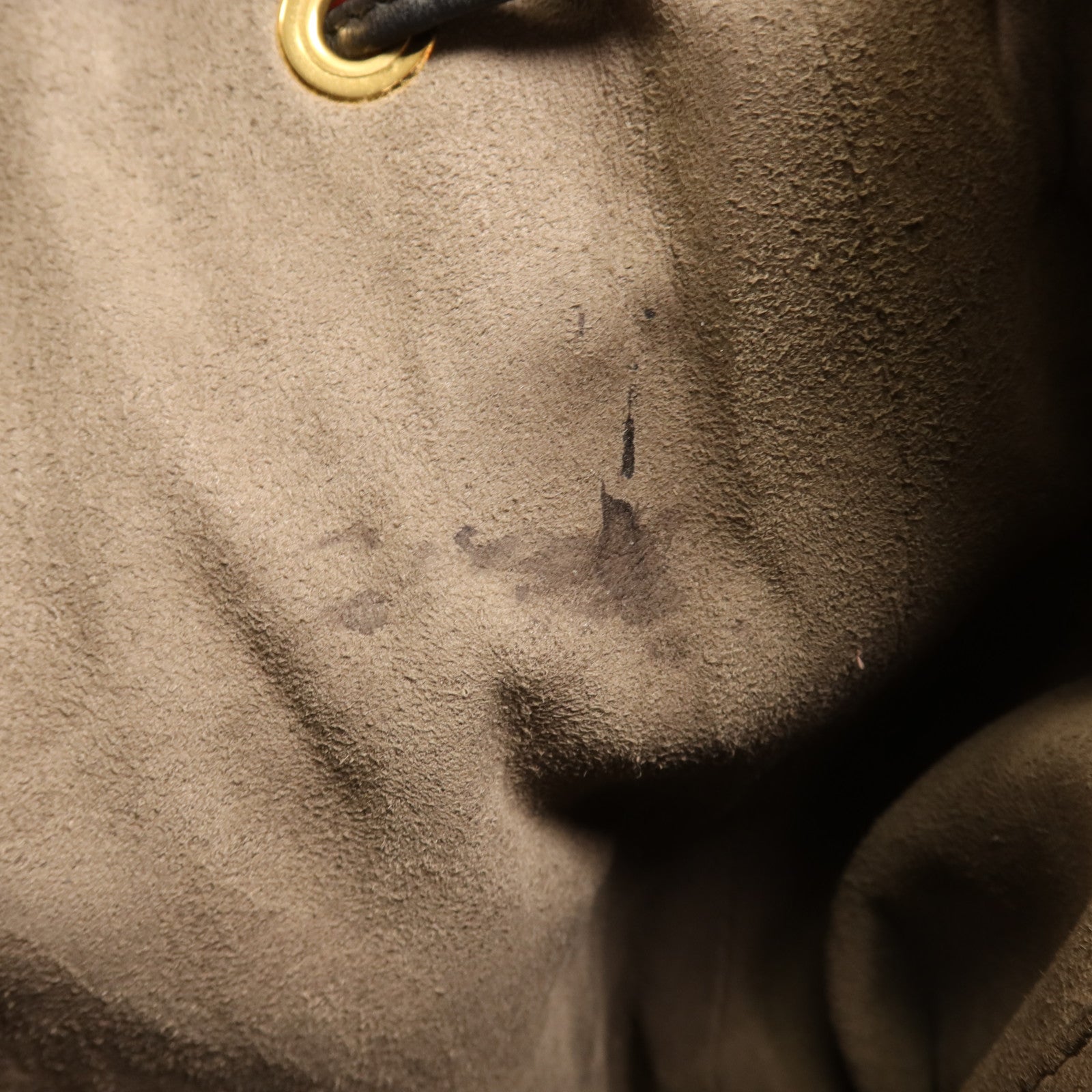 FENDI 牛皮皮革Shoulder Bag金扣肩背袋