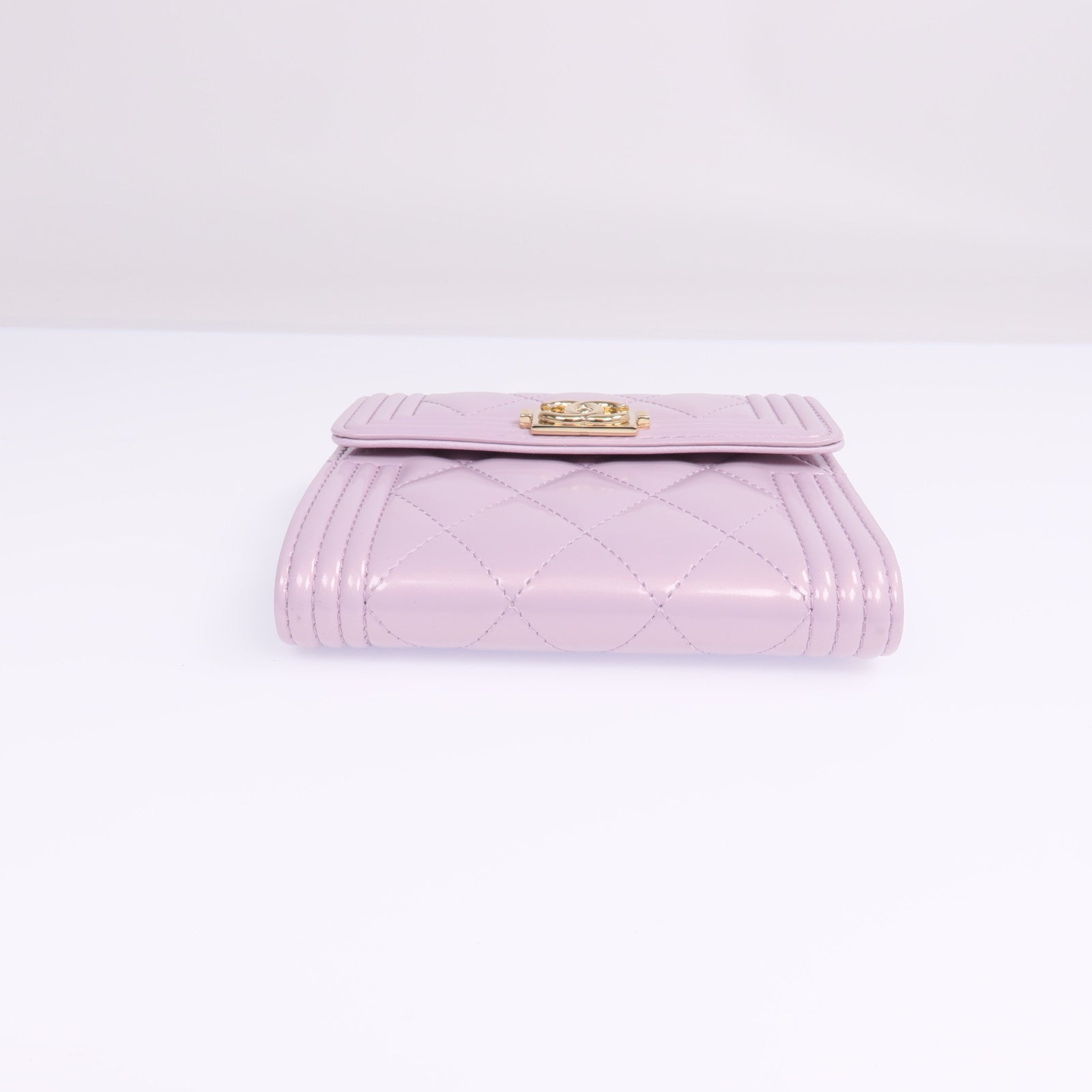 CHANEL 漆皮皮革Boy Wallet金扣錢包