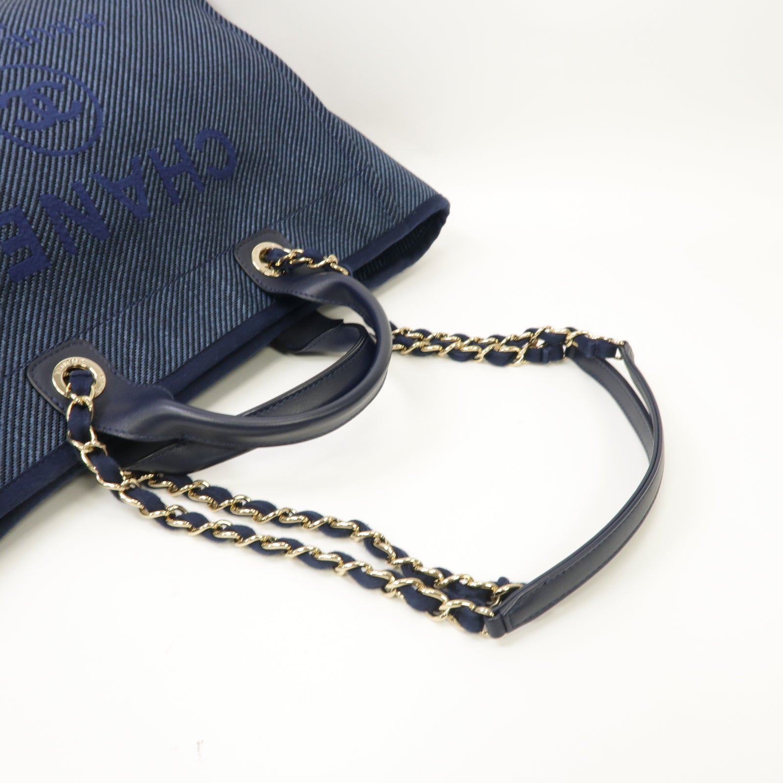 CHANEL 帆布Deauville Tote Large金扣手挽袋藍色