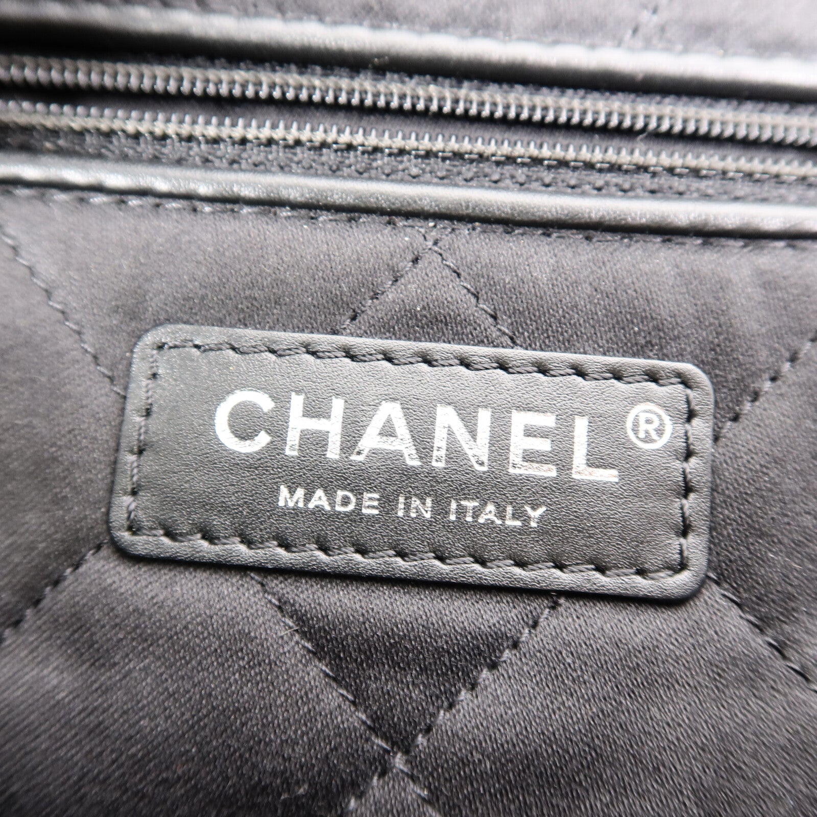 CHANEL 牛皮皮革Chanel 22 Small鏈帶肩背袋