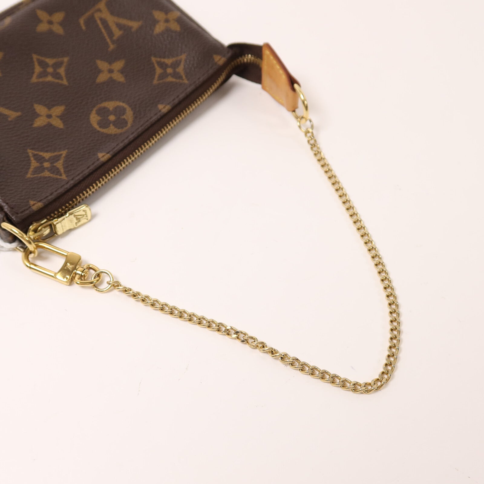 LOUIS VUITTON Monogram Mini Pochette Accessoires鏈帶手挽袋