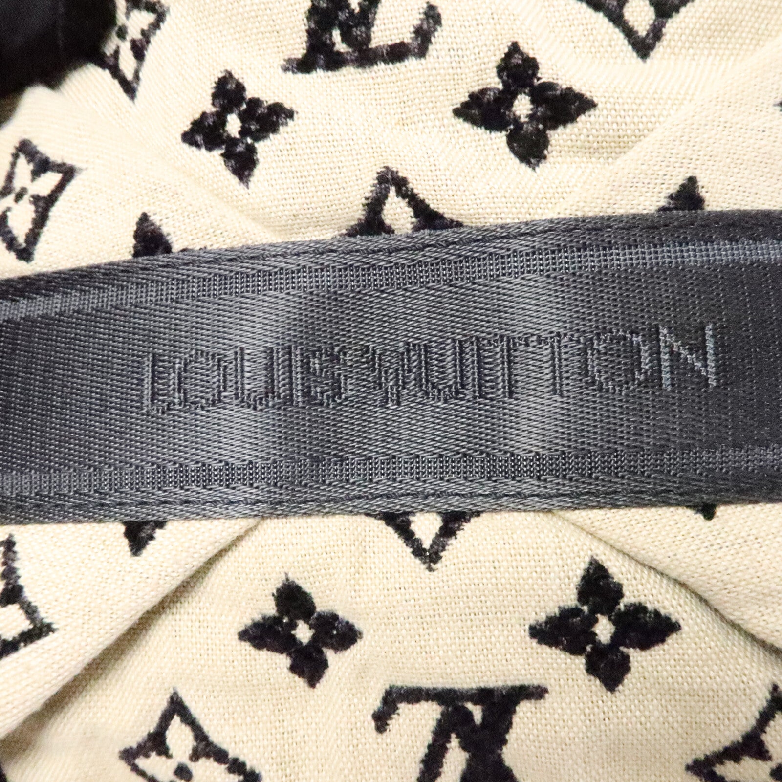 LOUIS VUITTON Monogram Cheche Bohemian肩背袋