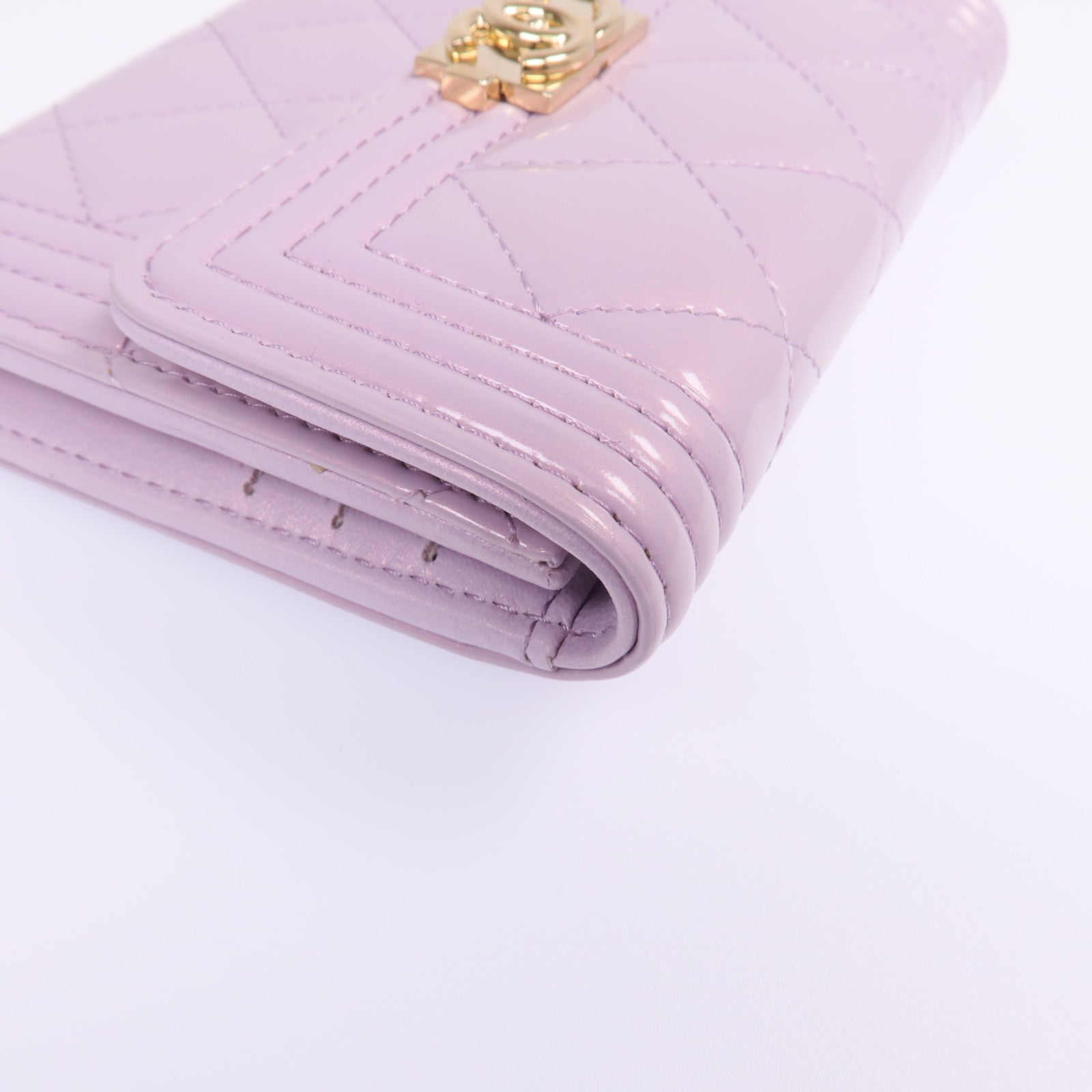 CHANEL 漆皮皮革Boy Wallet金扣錢包