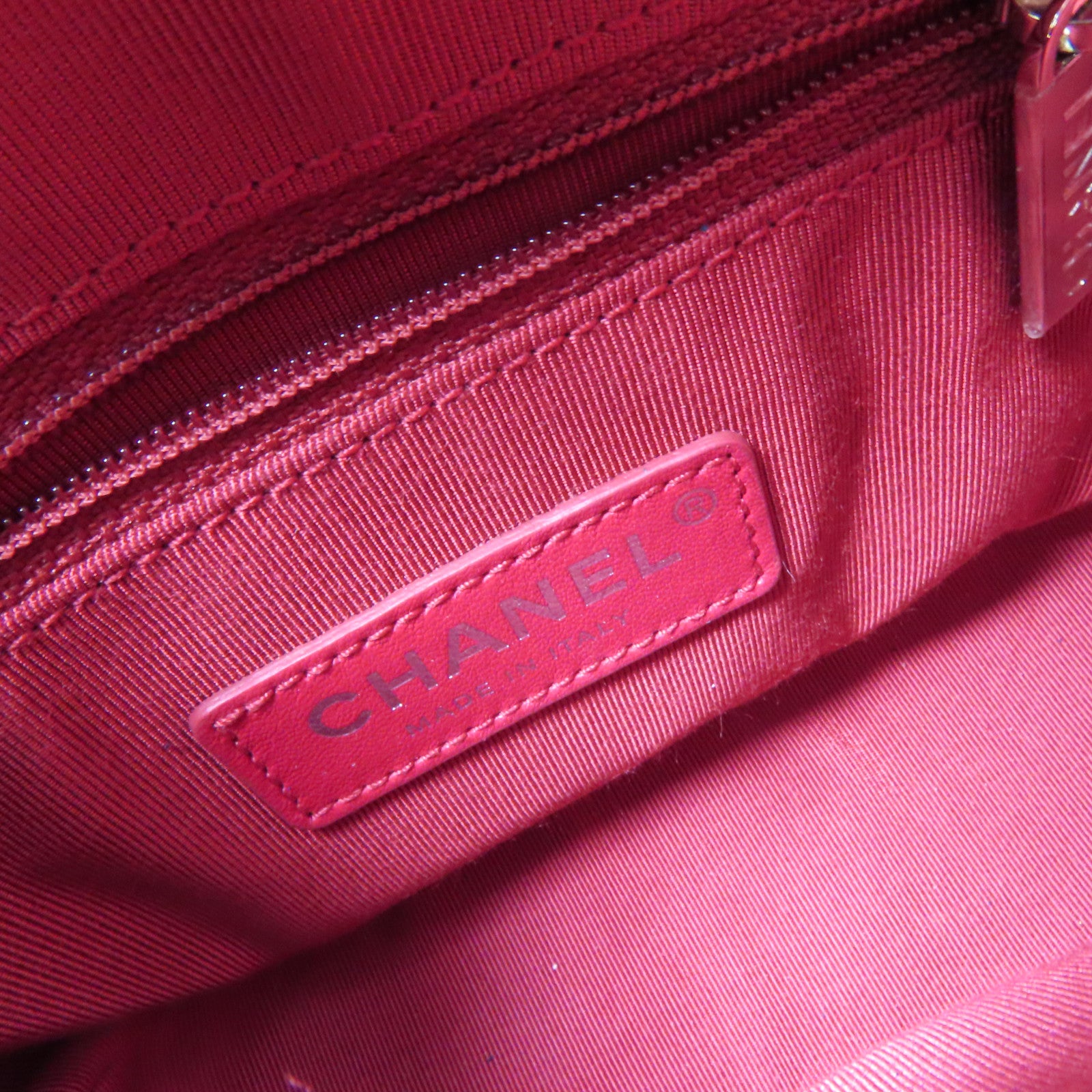 CHANEL **【激減優惠】菱格帆布Gabrielle Mini Chain Shoulder Bag銀扣鏈帶肩背袋酒紅色/黑色