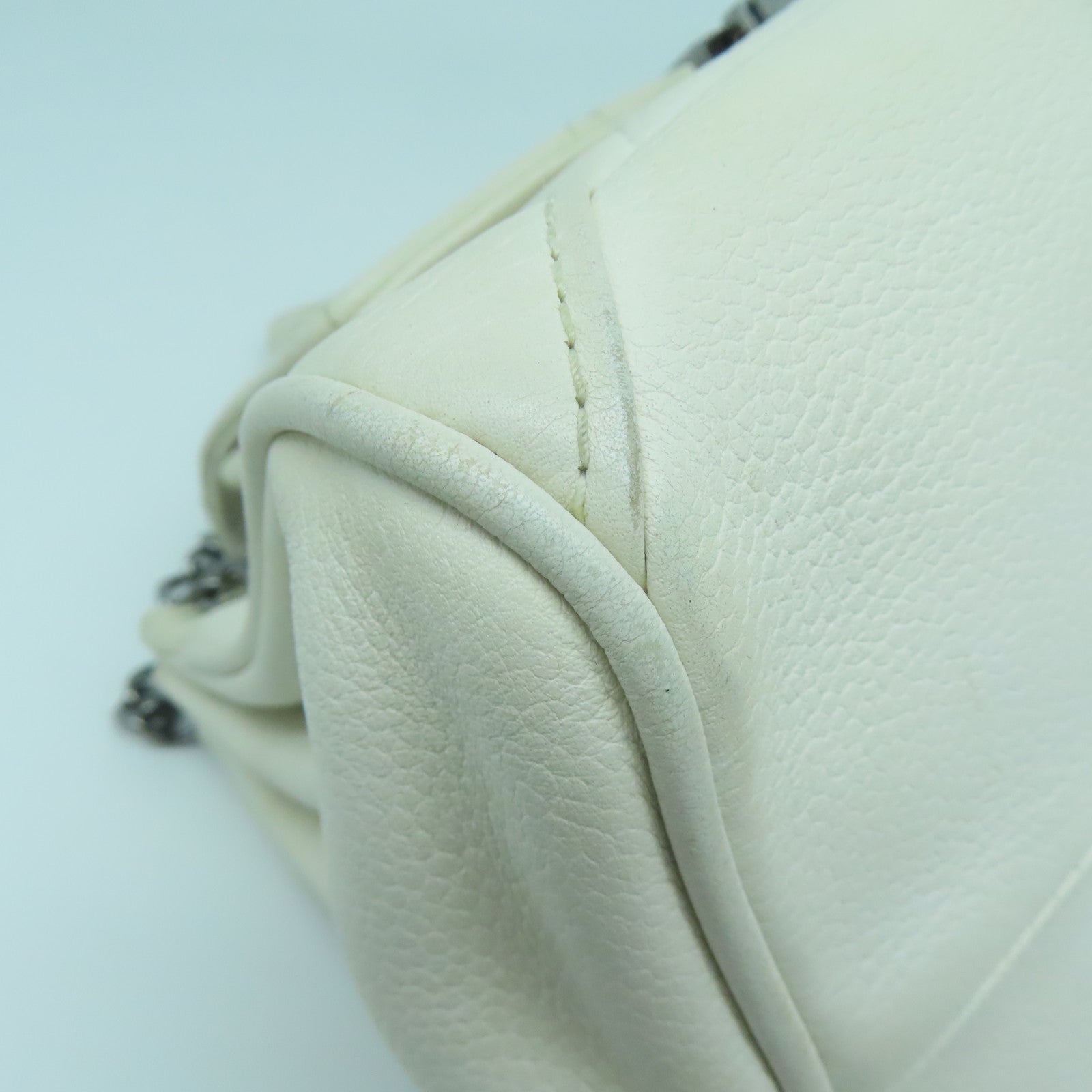 CHANEL 菱格牛皮皮革One Shoulder Bag银扣肩背袋白色