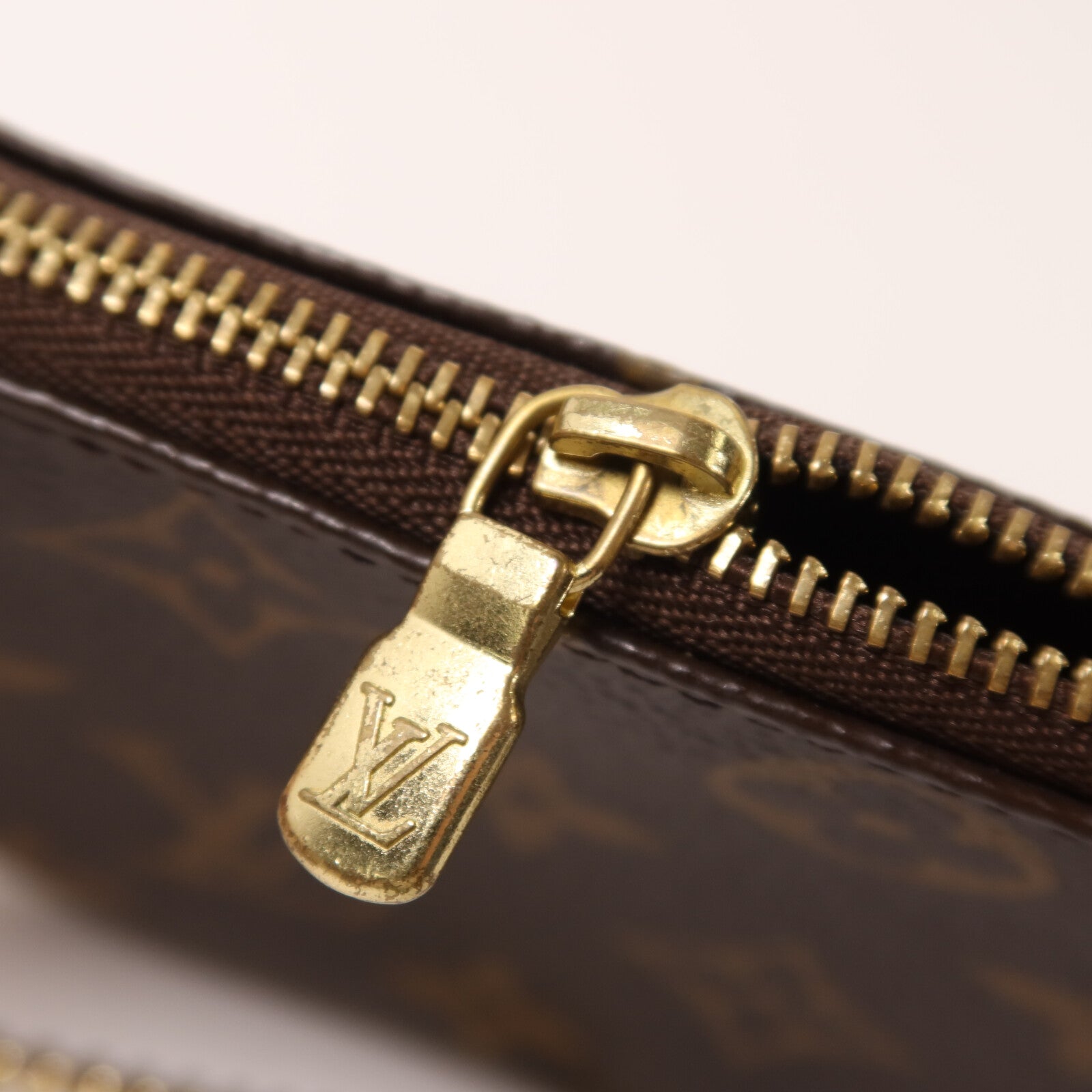 LOUIS VUITTON Monogram Mini Pochette Accessoires鏈帶手挽袋
