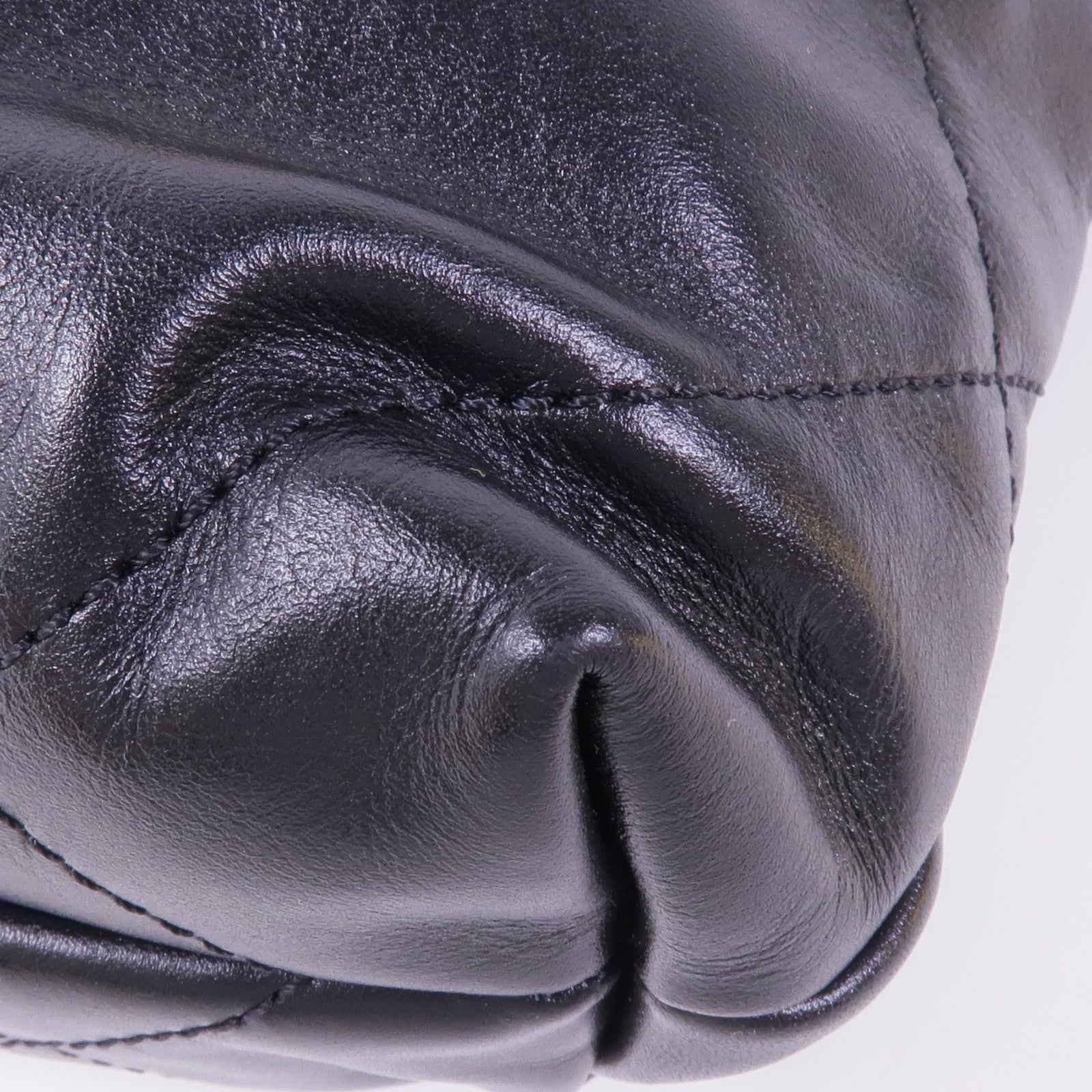 CHANEL 牛皮皮革Chanel 22 Mini金扣鏈帶手挽肩背兩用袋