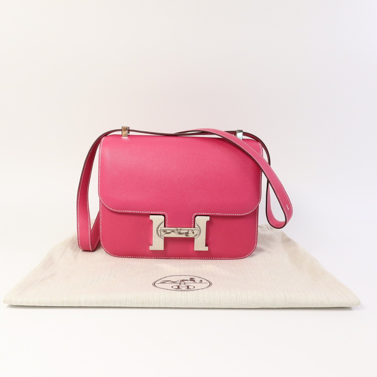 HERMES Epsom皮革Constance 24肩背袋Rose Tyrien
