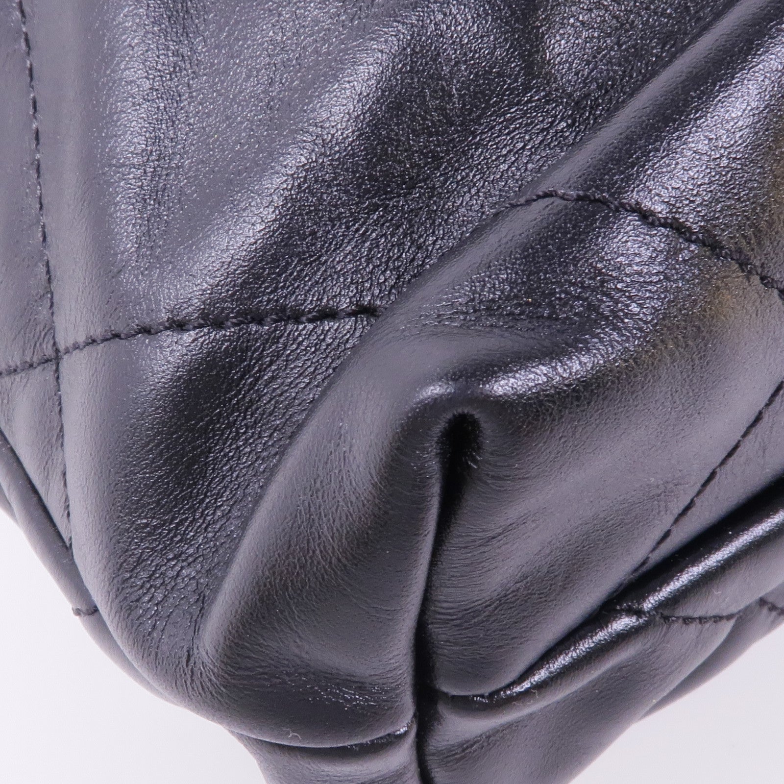 CHANEL 牛皮皮革Chanel 22 Mini金扣鏈帶手挽肩背兩用袋