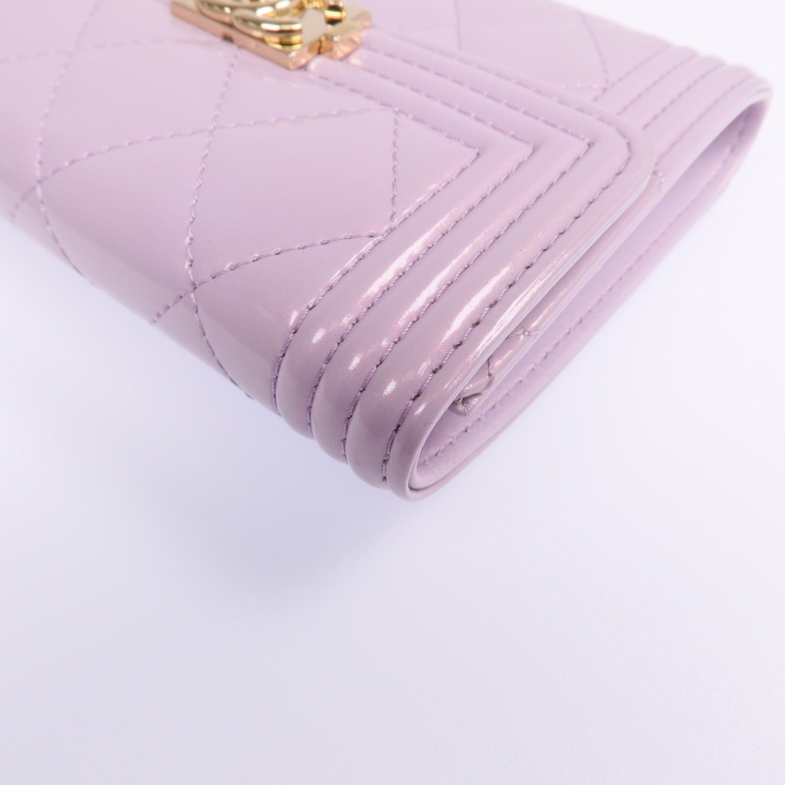 CHANEL 漆皮皮革Boy Wallet金扣錢包