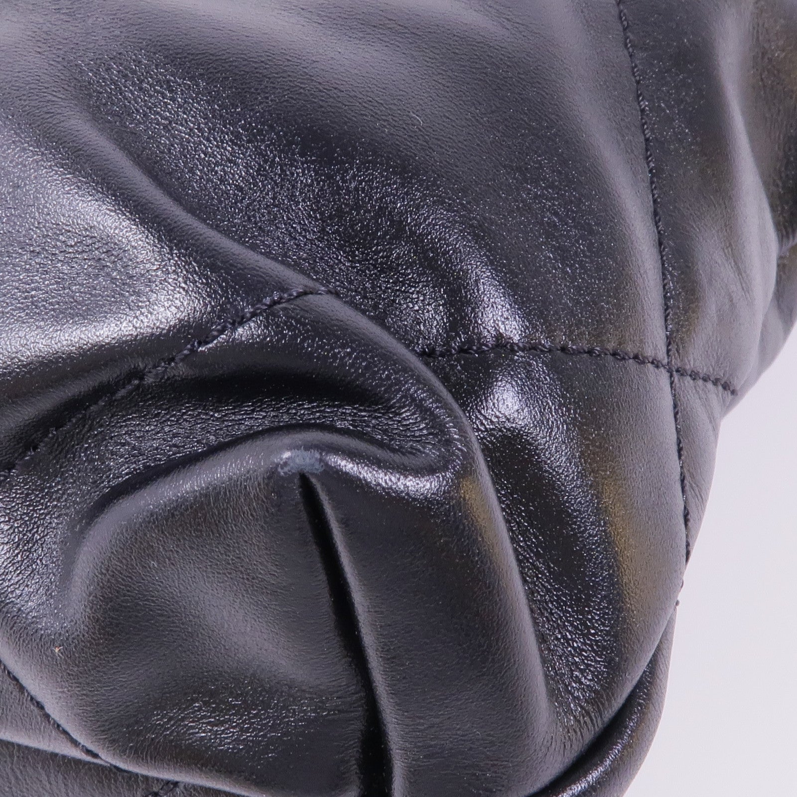 CHANEL 牛皮皮革Chanel 22 Mini金扣鏈帶手挽肩背兩用袋