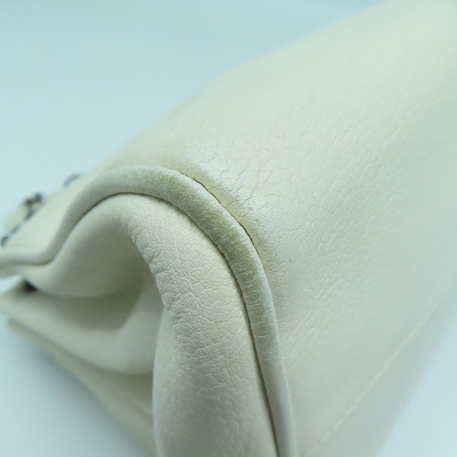 CHANEL 菱格牛皮皮革One Shoulder Bag银扣肩背袋白色