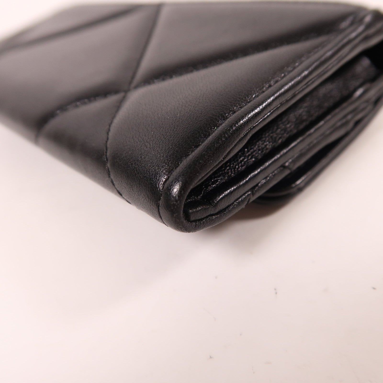 CHANEL 羊皮皮革C 19銀扣錢包