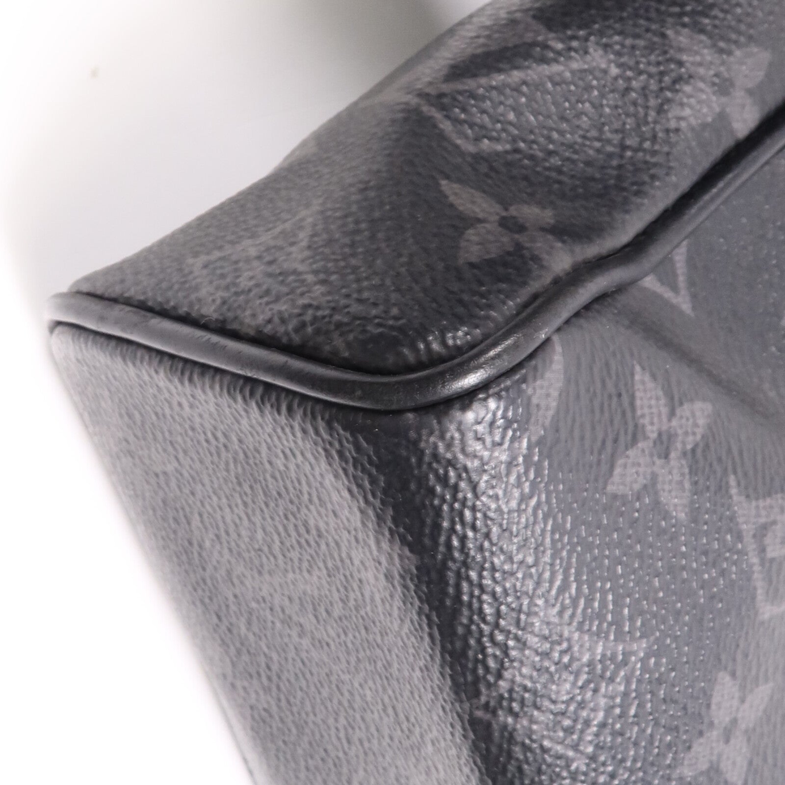 LOUIS VUITTON Monogram Eclipse District PM銀扣肩背袋