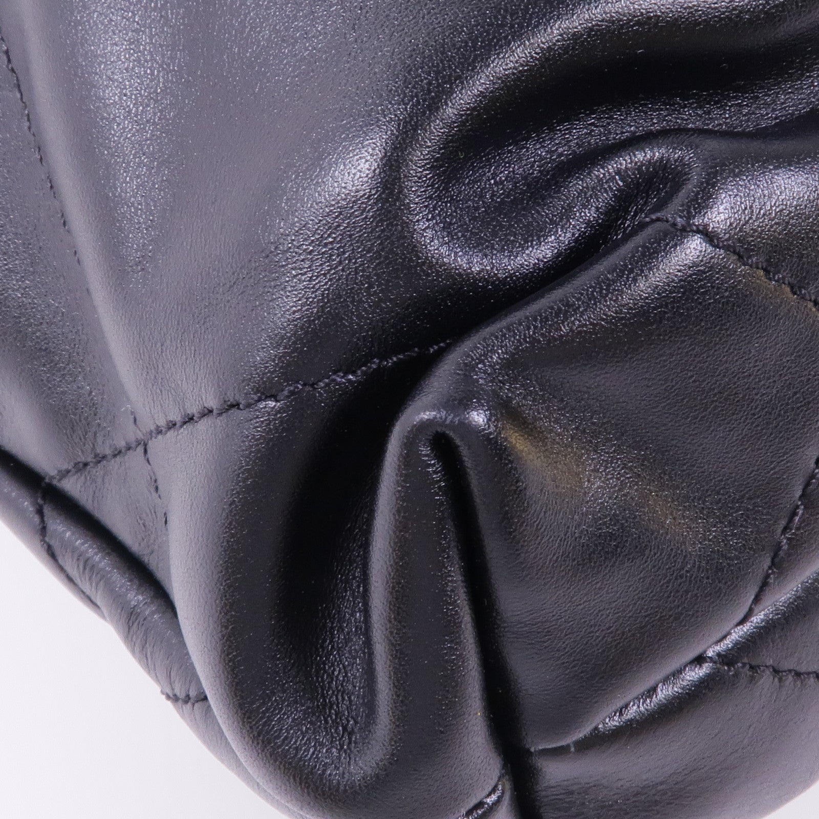 CHANEL 牛皮皮革Chanel 22 Mini金扣鏈帶手挽肩背兩用袋