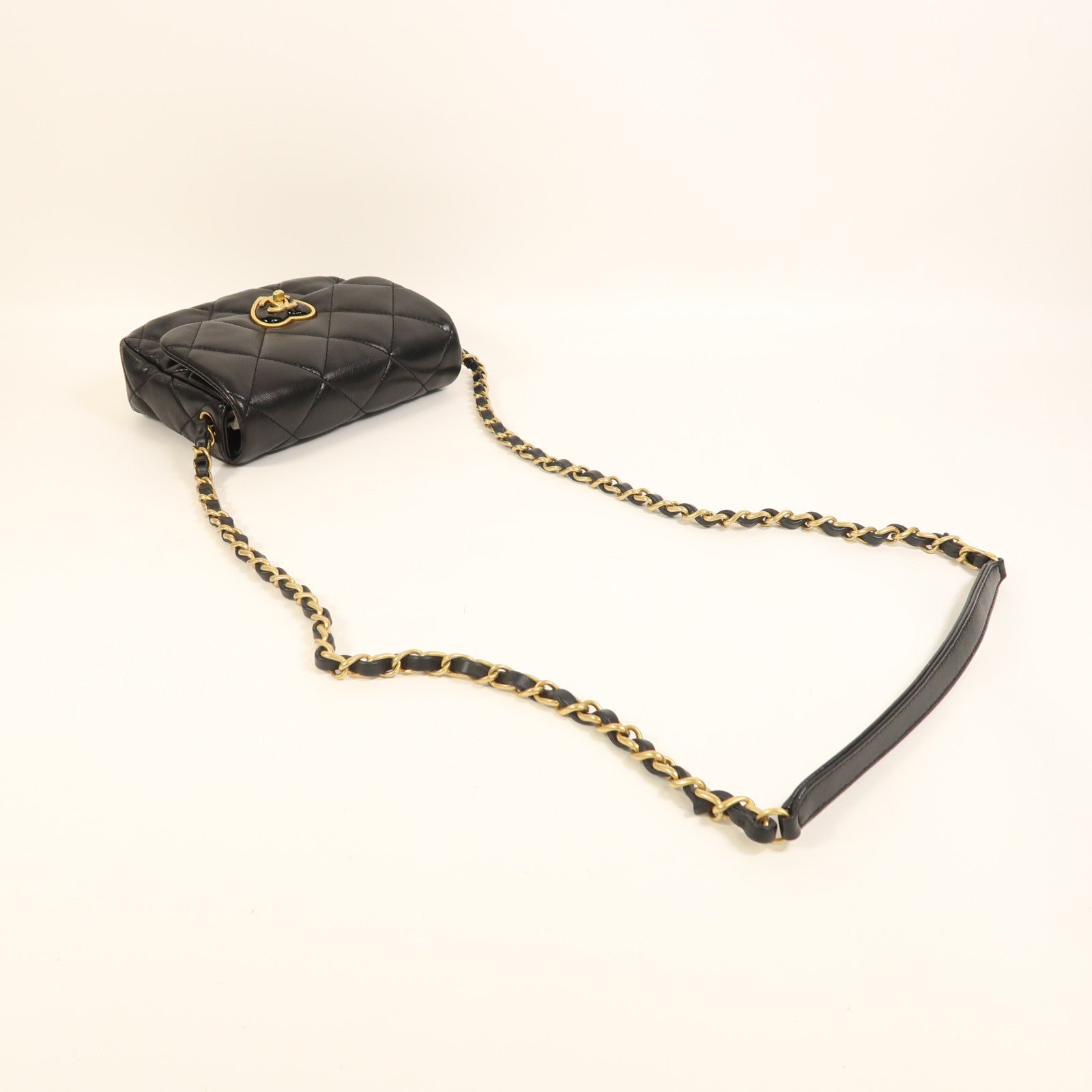 CHANEL 羊皮皮革Coco Love金扣鏈帶肩背袋