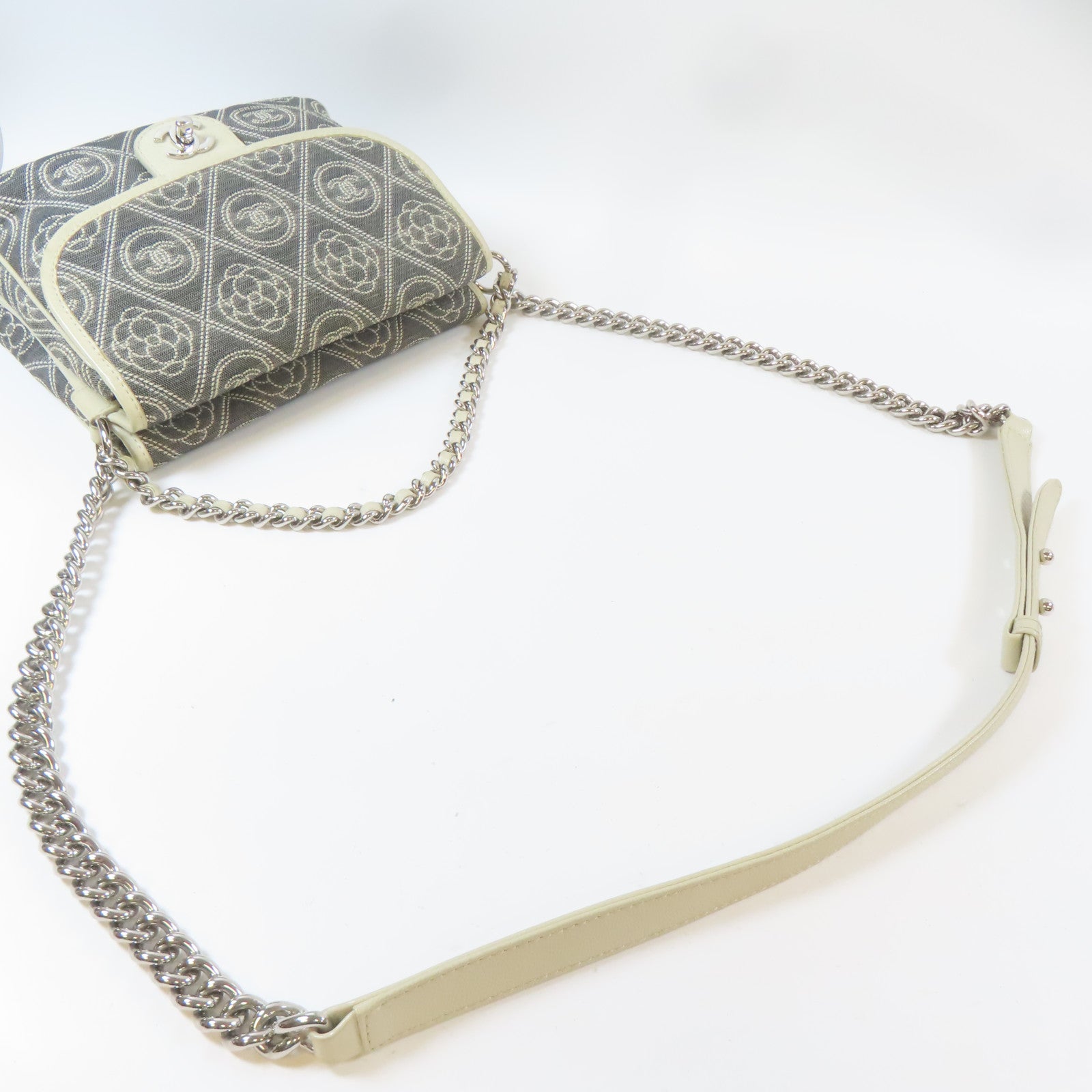 CHANEL 帆布Chain Shoulder Bag銀扣鏈帶手挽肩背兩用袋灰色/白色