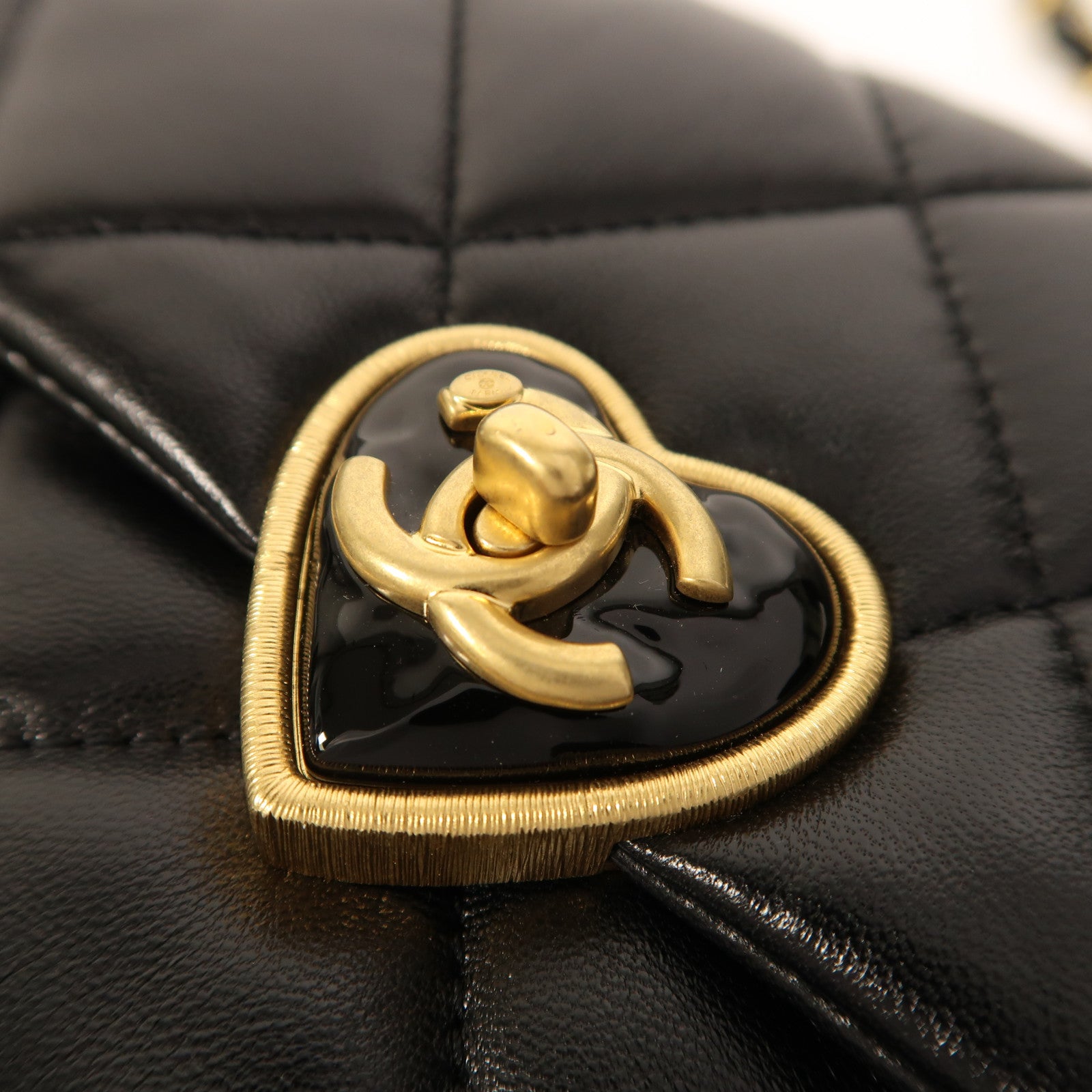 CHANEL 羊皮皮革Coco Love金扣鏈帶肩背袋