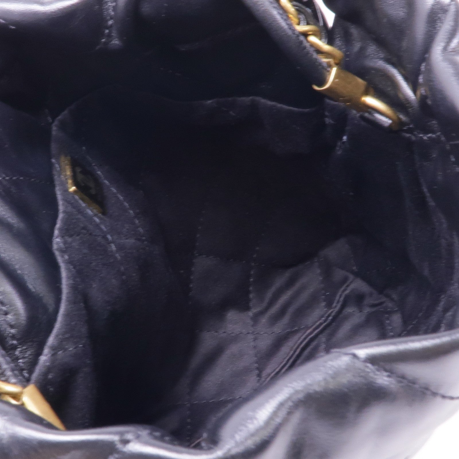 CHANEL 牛皮皮革Chanel 22 Mini金扣鏈帶手挽肩背兩用袋