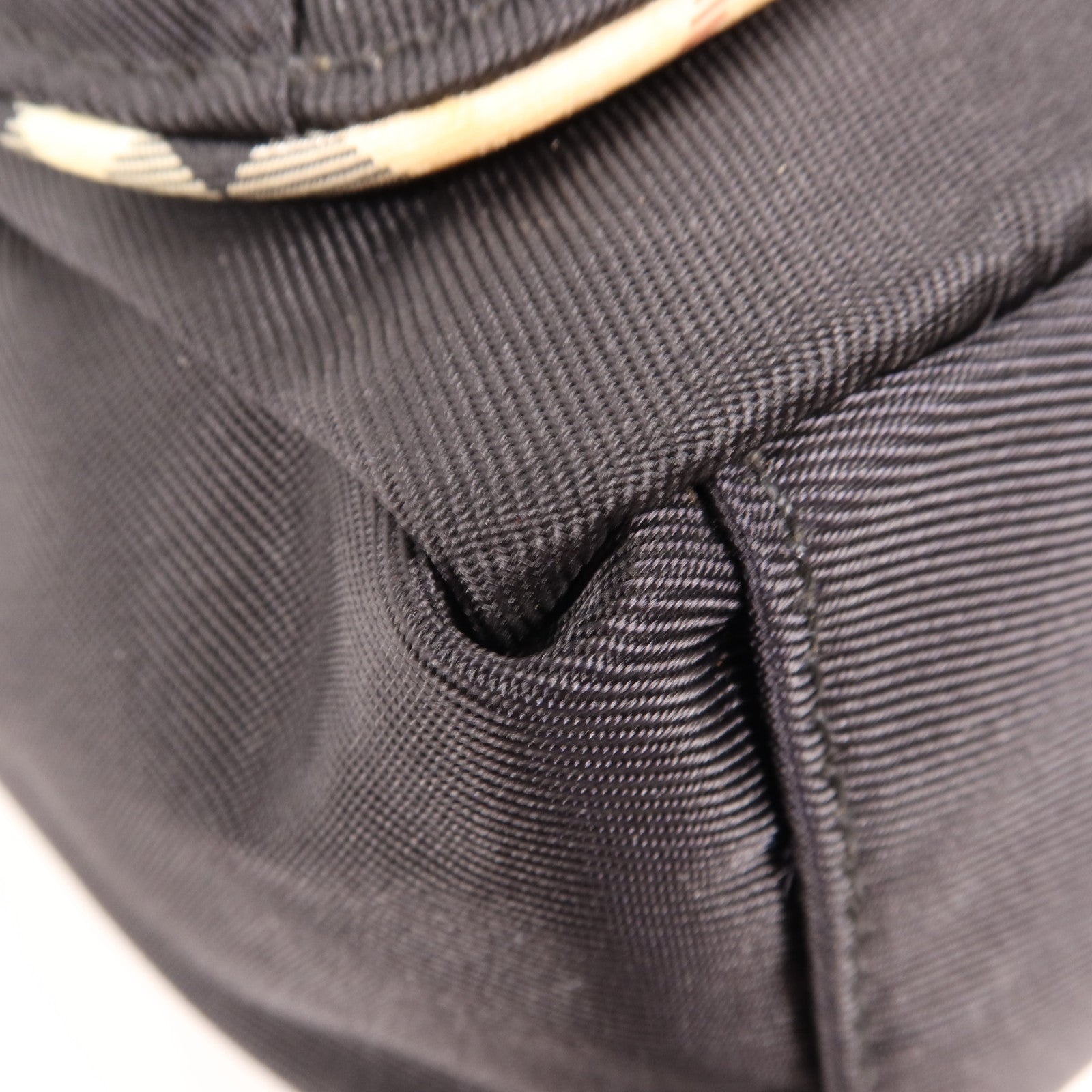 BURBERRY 尼龍Shoulder Bag銀扣肩背袋